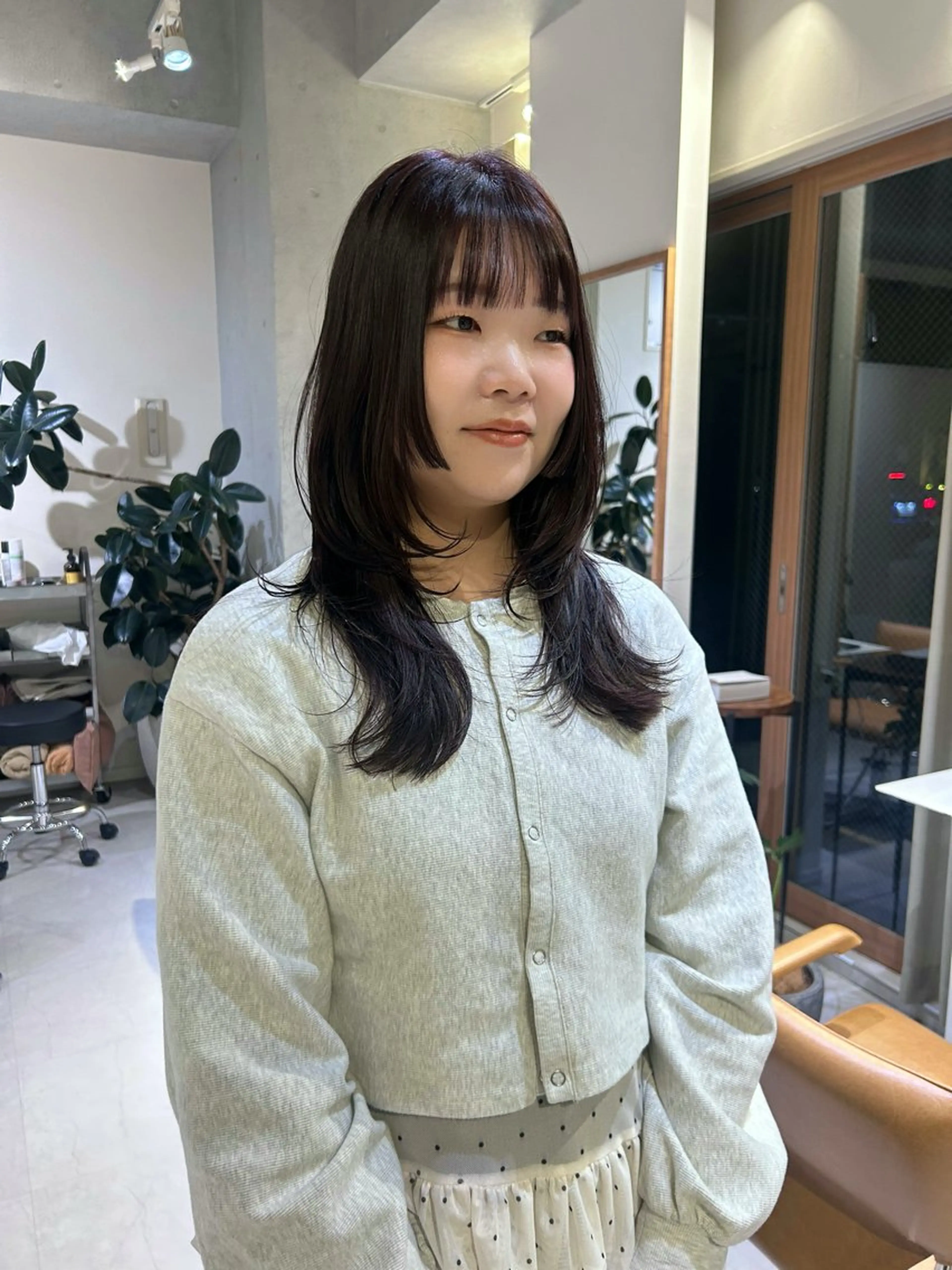 セミロング 姫カット レイヤーカット カット ヘアカラー トリートメント レイヤーカット/ツヤ 縮毛矯正/アチワのヘアスタイル