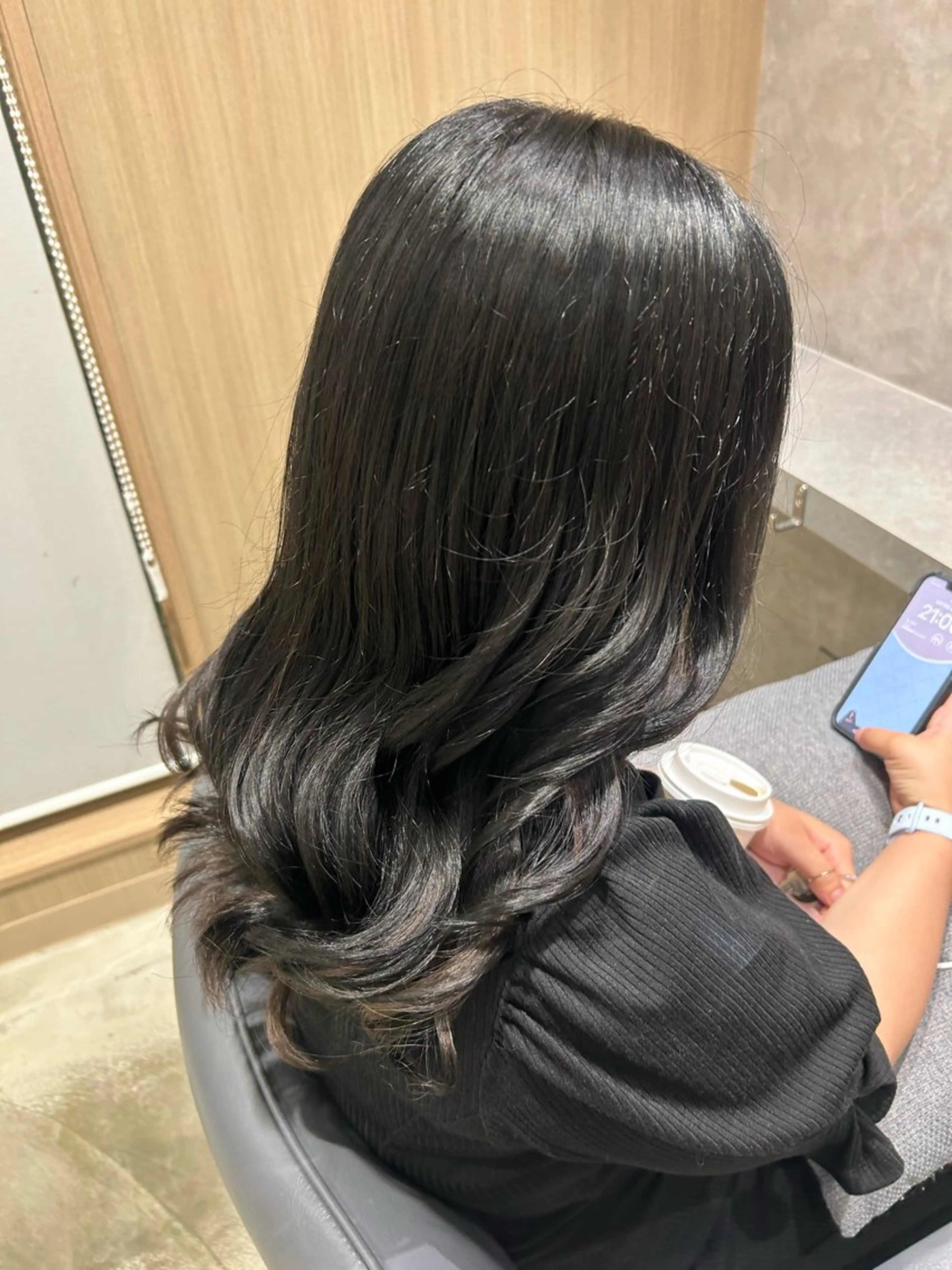 セミロング カラー ブリーチ 透明感カラー シルバー 新宿ハイトーン /艶髪カラー/のりかのヘアスタイル