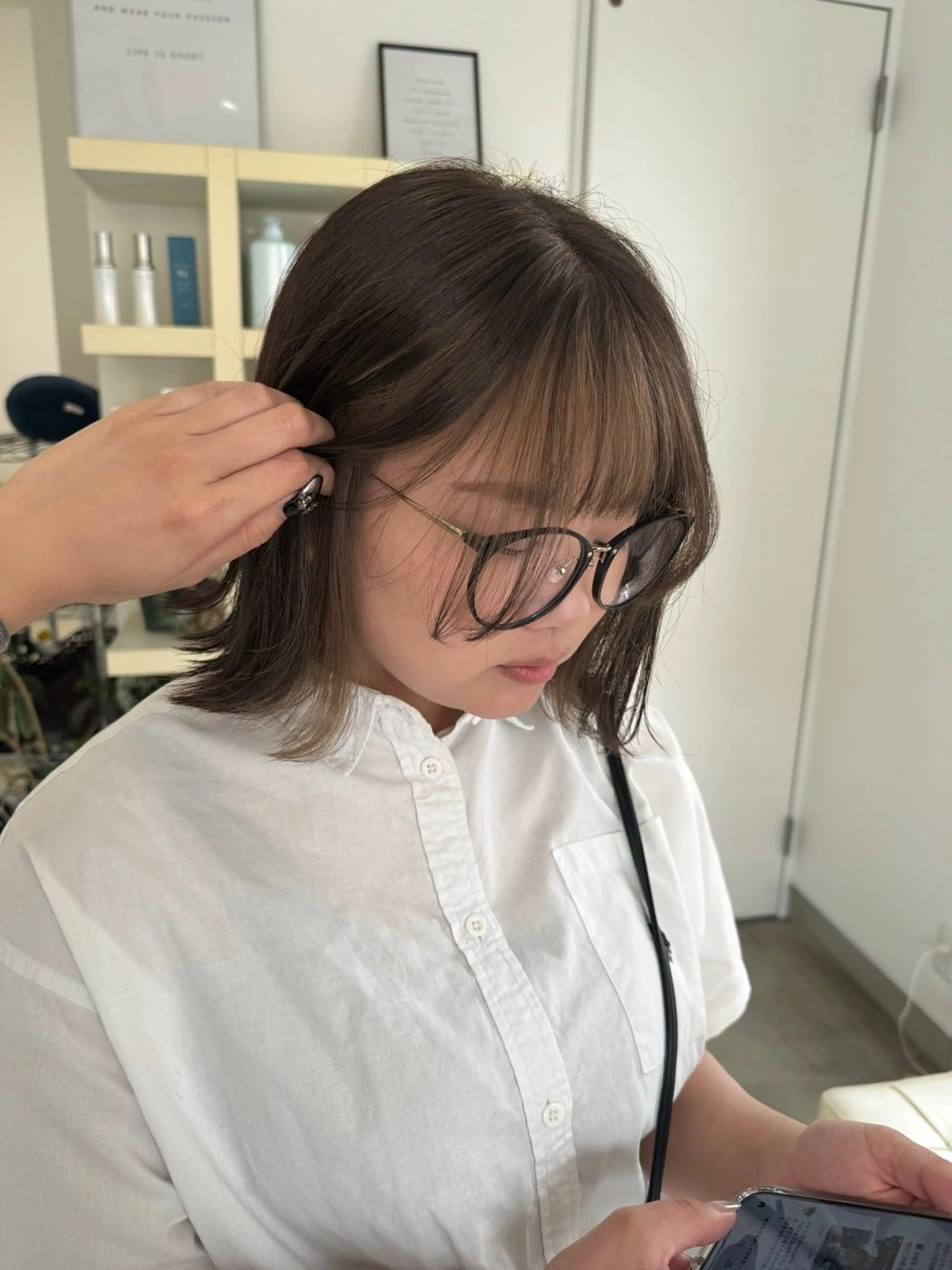 ミディアム カラー ベージュカラー mir所属・堀越 美羽のヘアスタイル