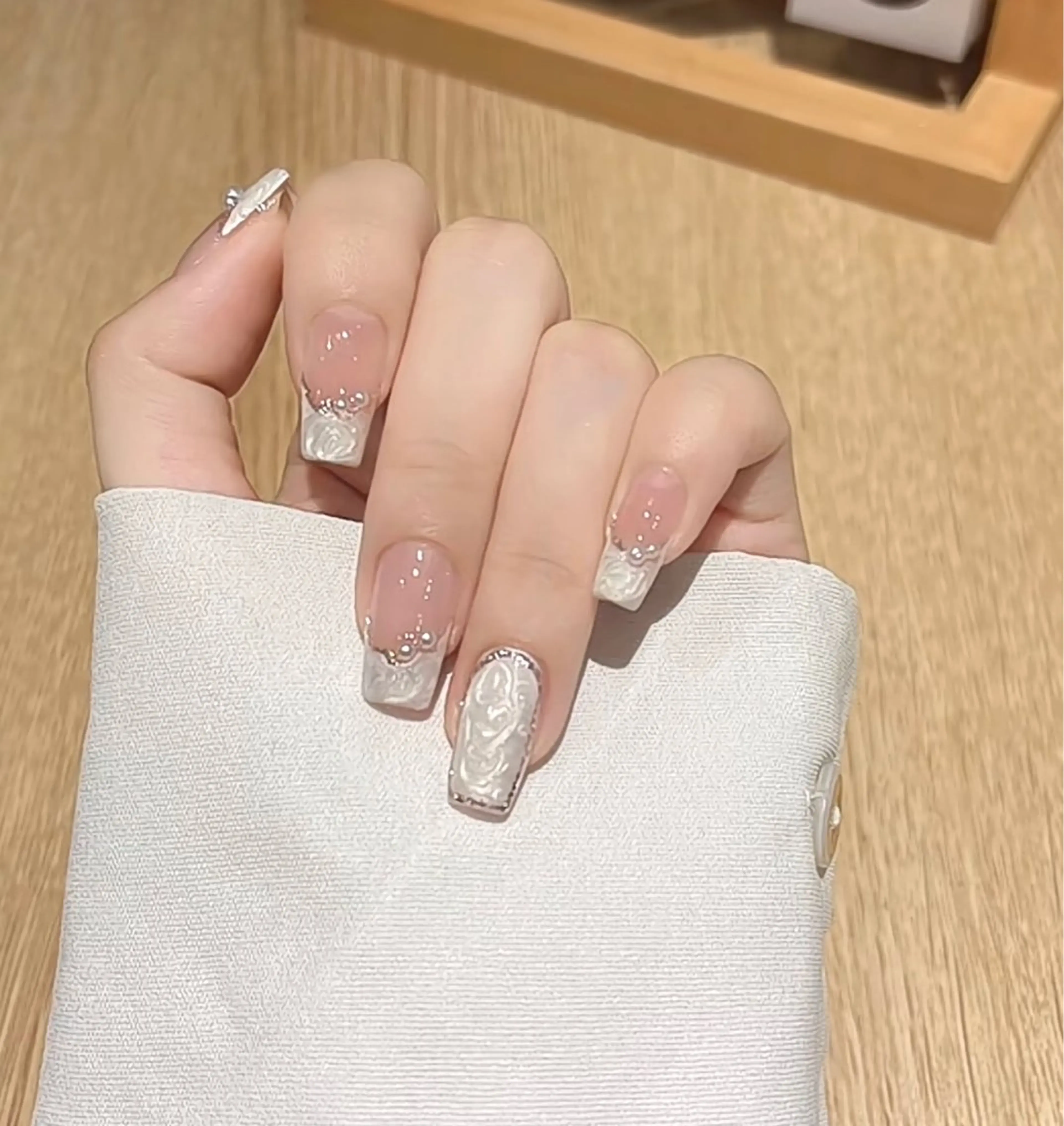 ネイル ジェルネイル ハート 韓国ネイル ニュアンスネイル パラジェル ハンドネイル Nikoネイルサロン 上野店のネイルデザイン