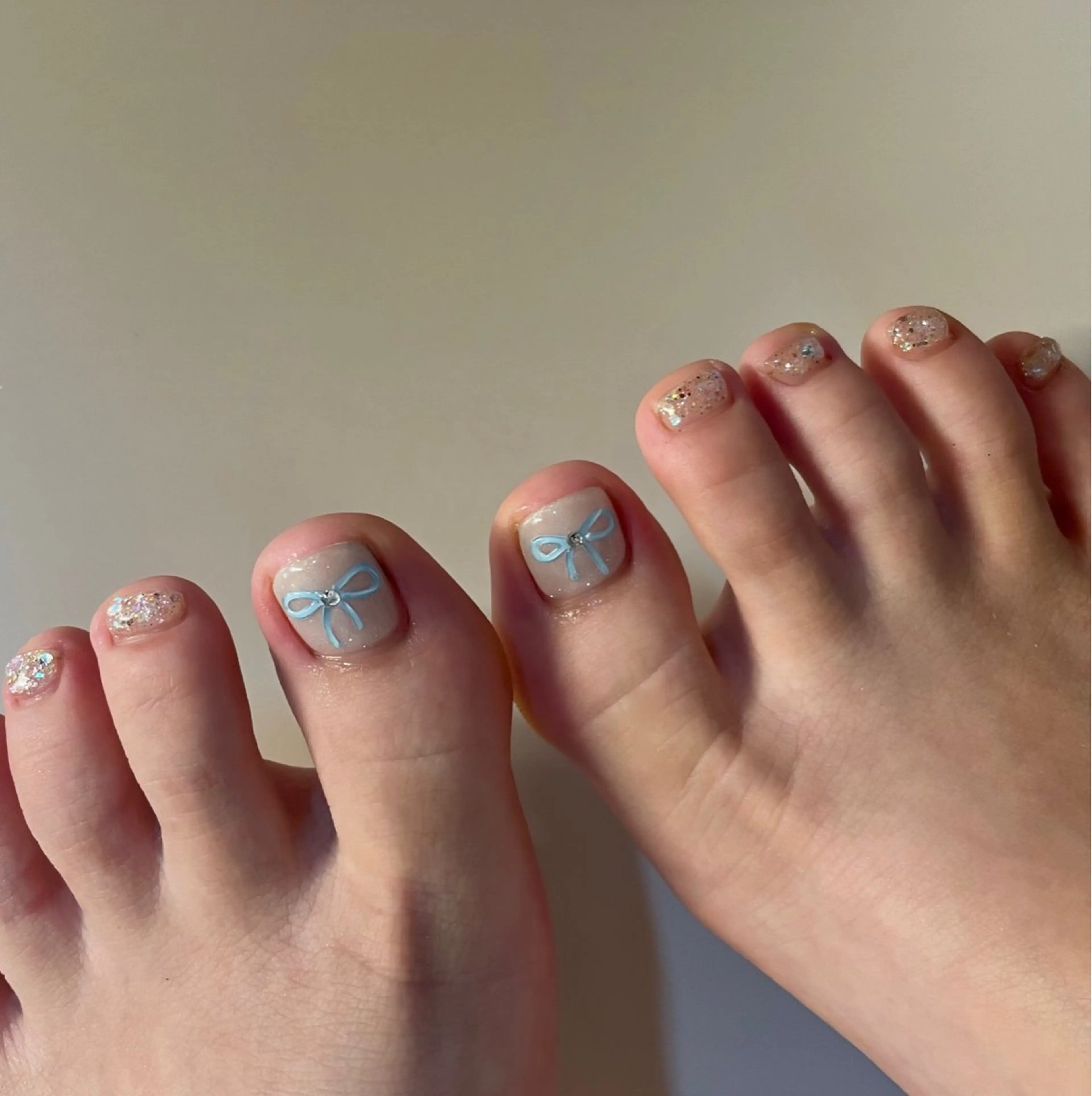 ネイル ぷっくりネイル リボン フットネイル Nailsalon Olu所属・ネイリスト Nanaのネイルデザイン