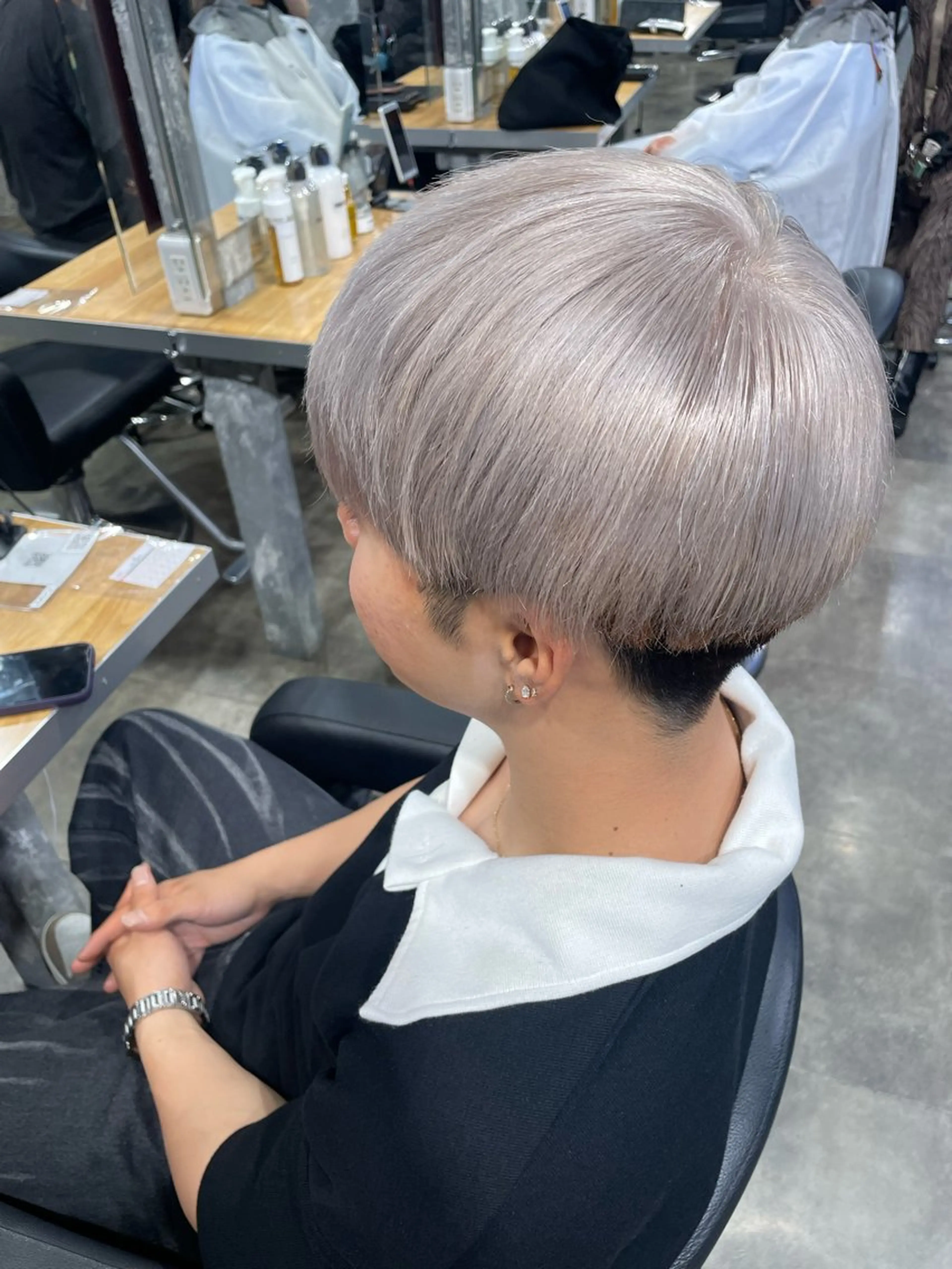 ショート カラー ヘアカラー ハイトーンブロンド 横浜💞ミオのヘアスタイル