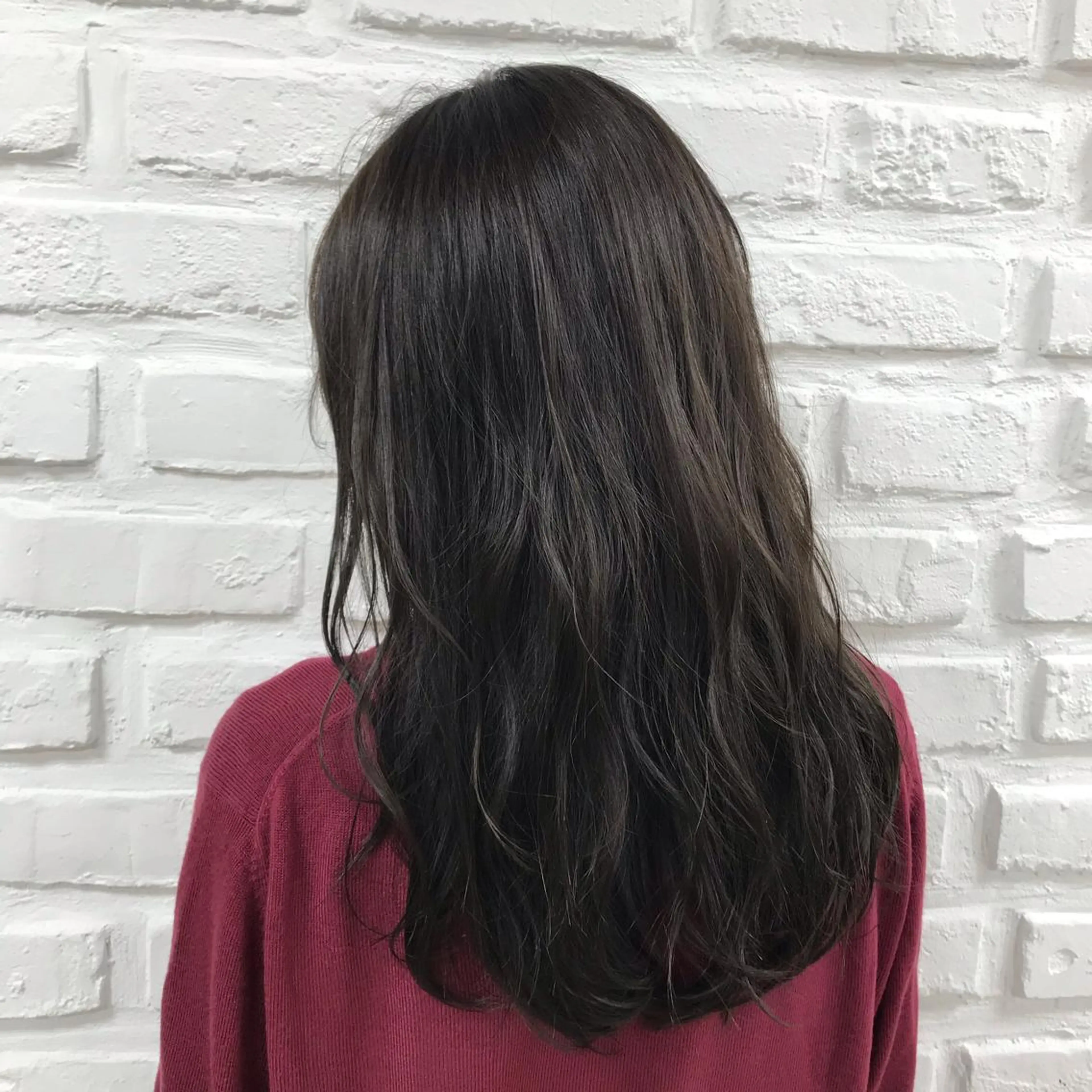 セミロング カラー 透明感カラー グレージュ ハイライトカラー イルミナカラー シルバー カット ヘアカラー トリートメント 暖色カラー🌹 中山由梨のヘアスタイル