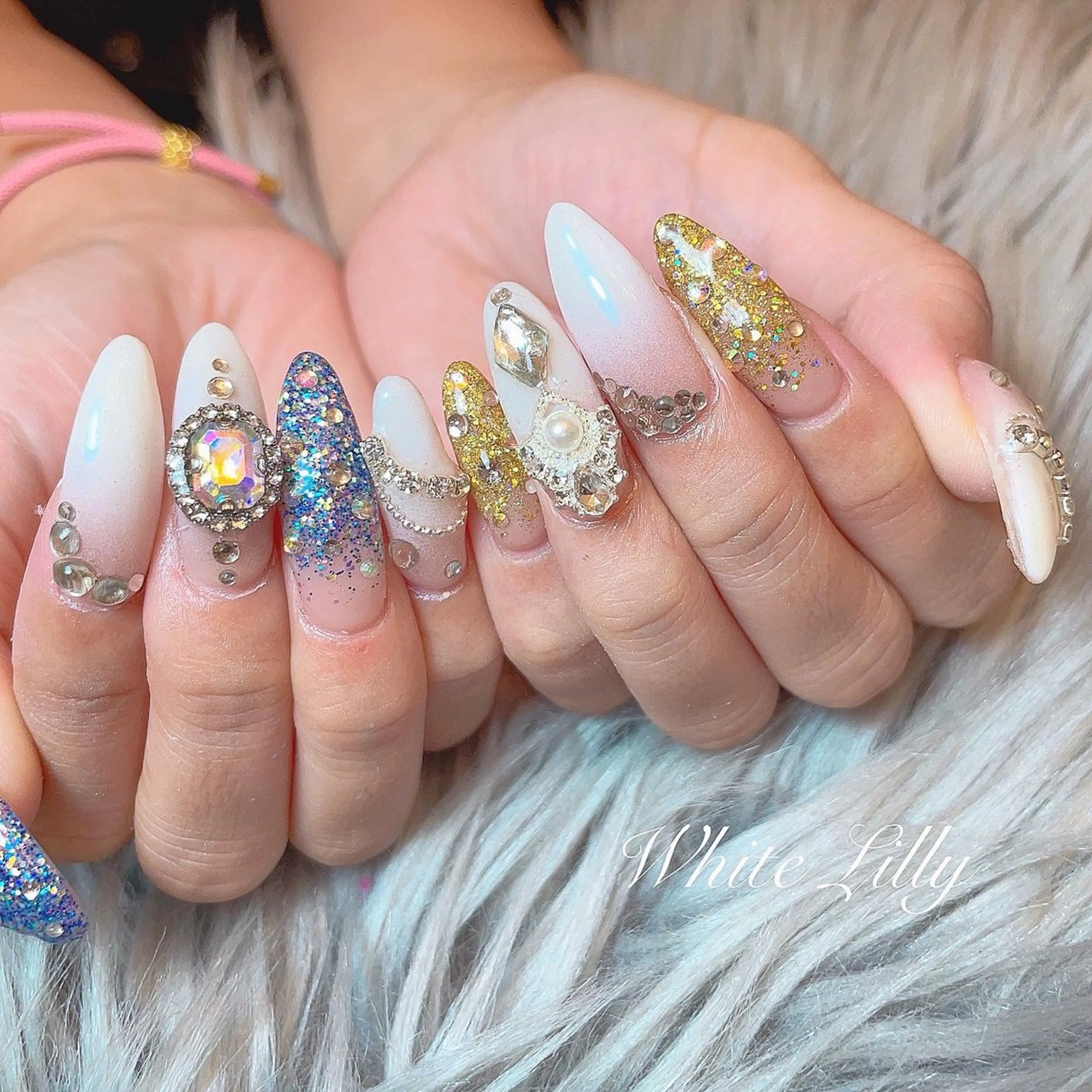 ネイル ハンドネイル White lily所属・牧田 雅世のネイルデザイン