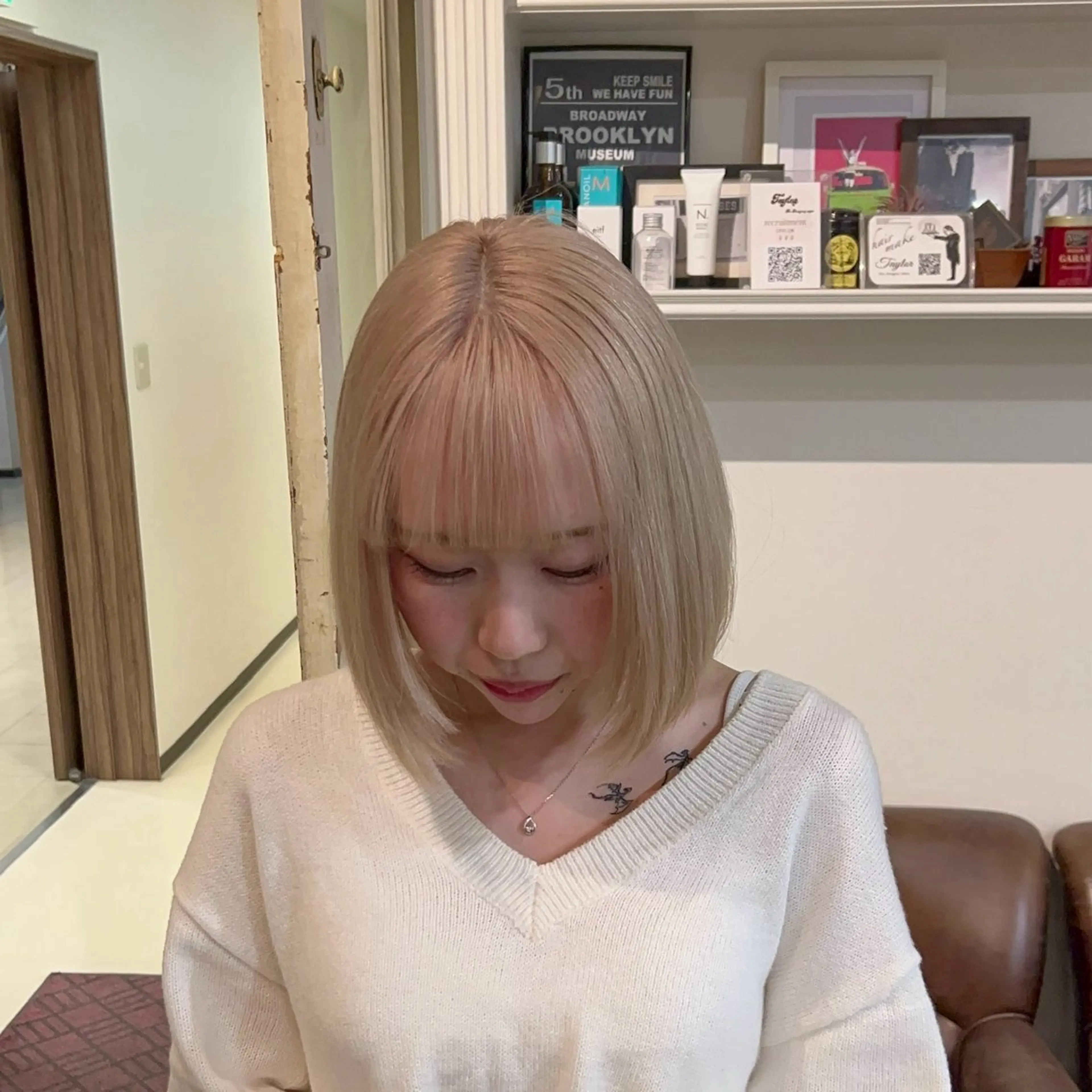 ショート カラー ベージュカラー ホワイトベージュ ボブ ヘアカラー トリートメント ヘッドスパ ヘアセット オカベ ショウマのヘアスタイル