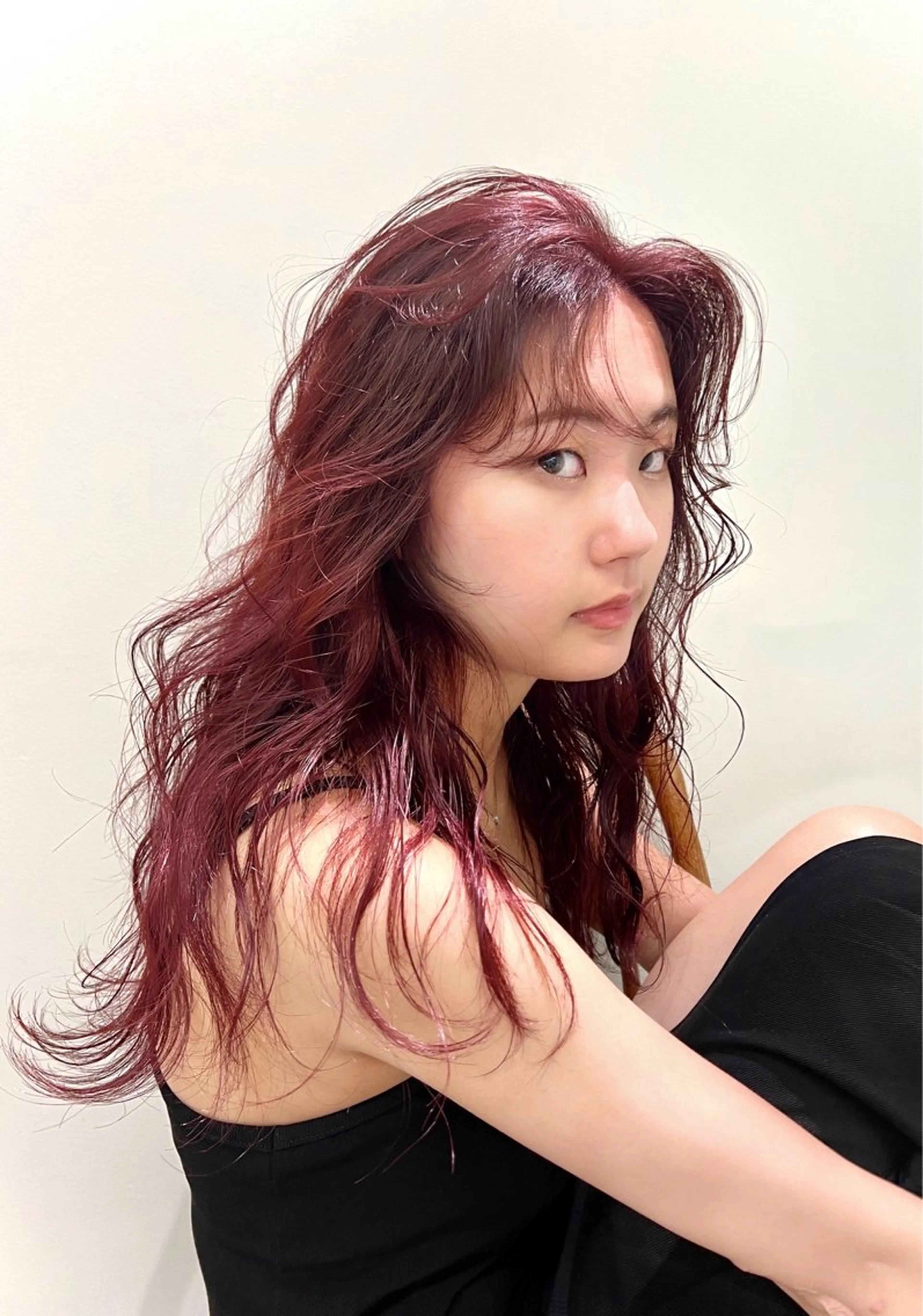 ロング カラー ブリーチ レッドカラー カット ヘアカラー トリートメント コノカ暖色カラー/ 透明感カラーのヘアスタイル