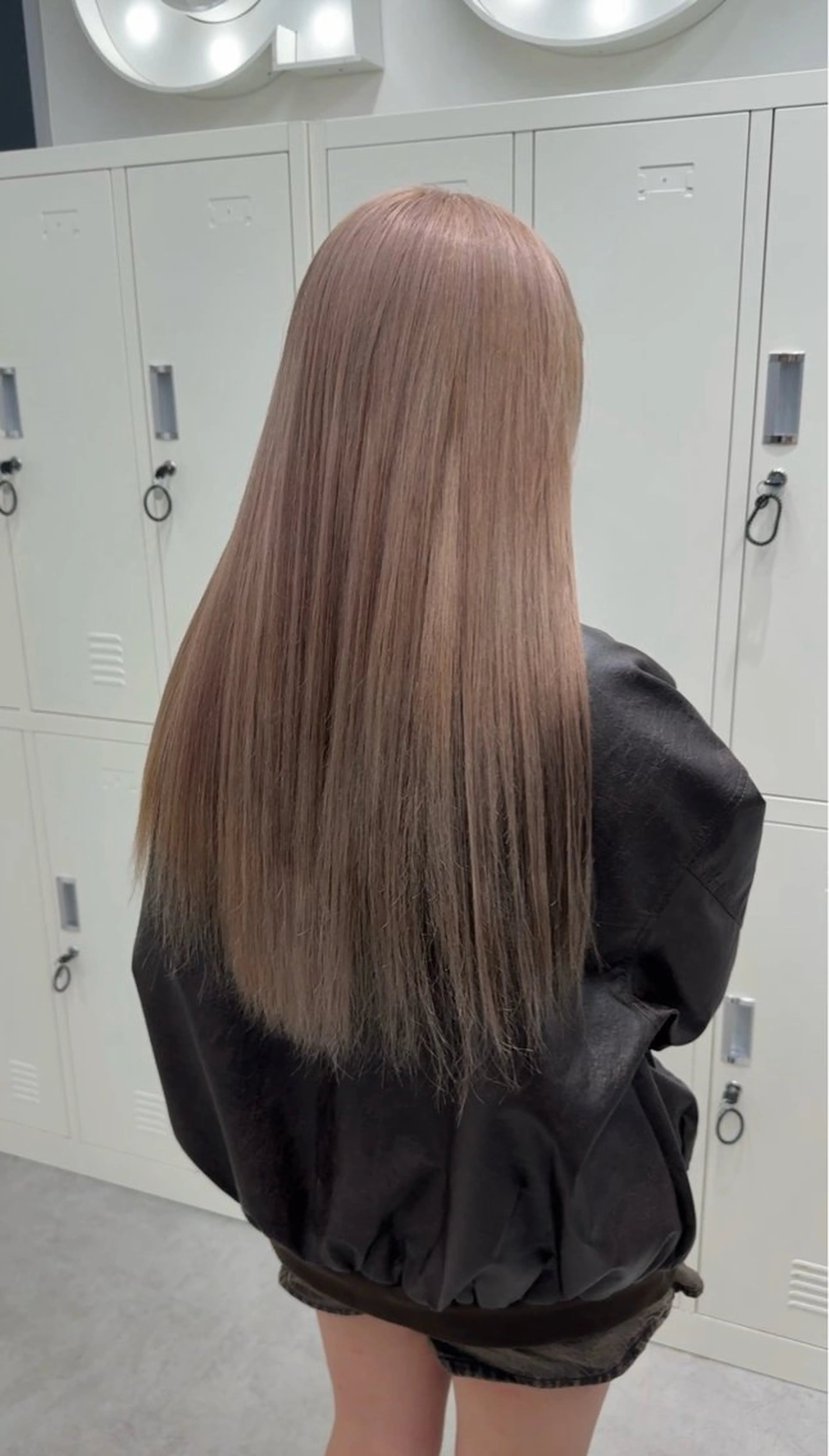 カラー ベージュカラー ブリーチ ハイトーンカラー ハイトーンベージュ ヘアカラー カット¥1100 / 𝙍𝙪𝙣𝙖⟡.のヘアスタイル