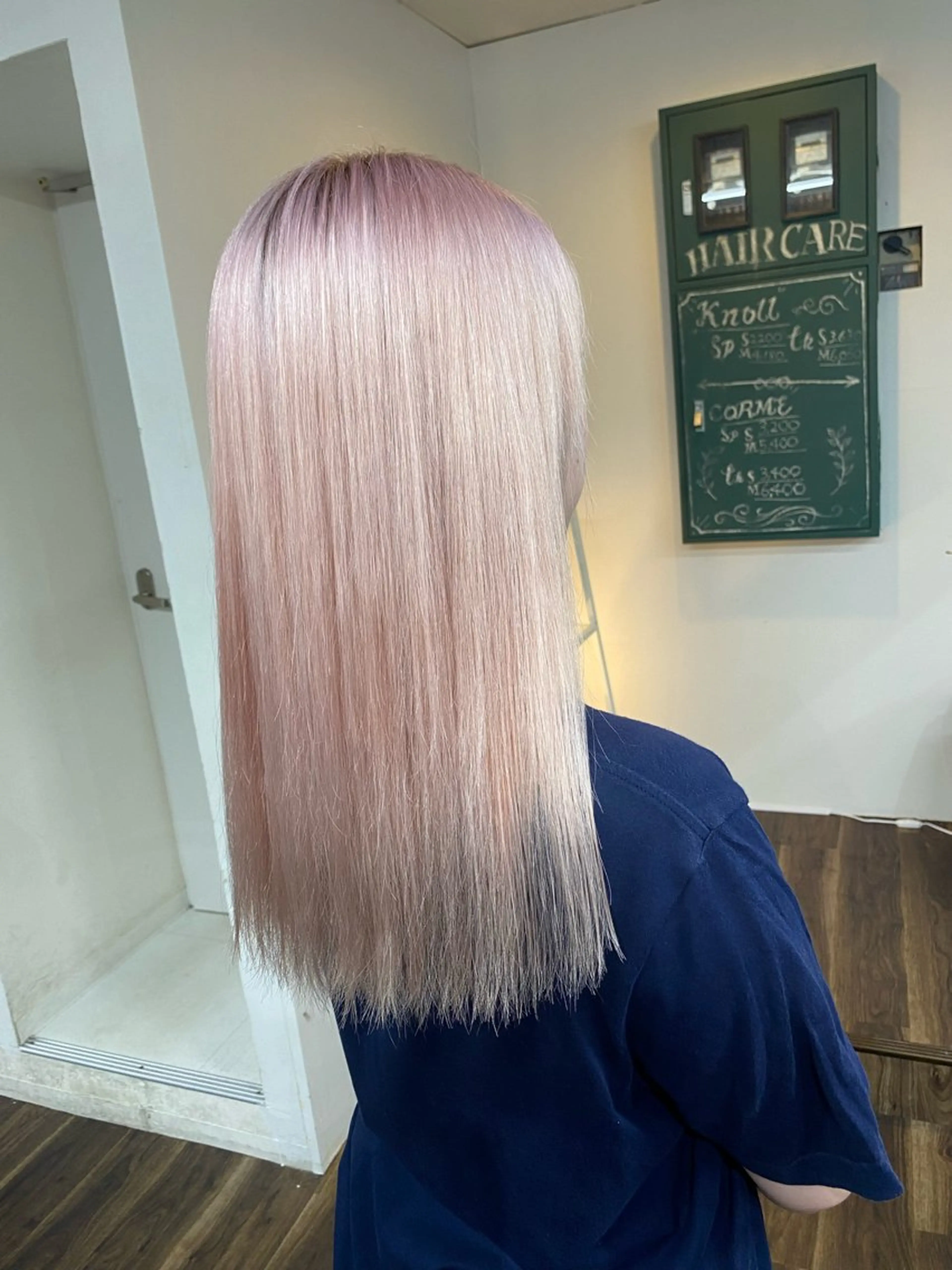 セミロング カラー ヘアアレンジ ブリーチ ハイトーンカラー 韓国風ヘア ヘアカラー トリートメント 🌟🍒ハイトーン 韓国ヘア/ユウミのヘアスタイル