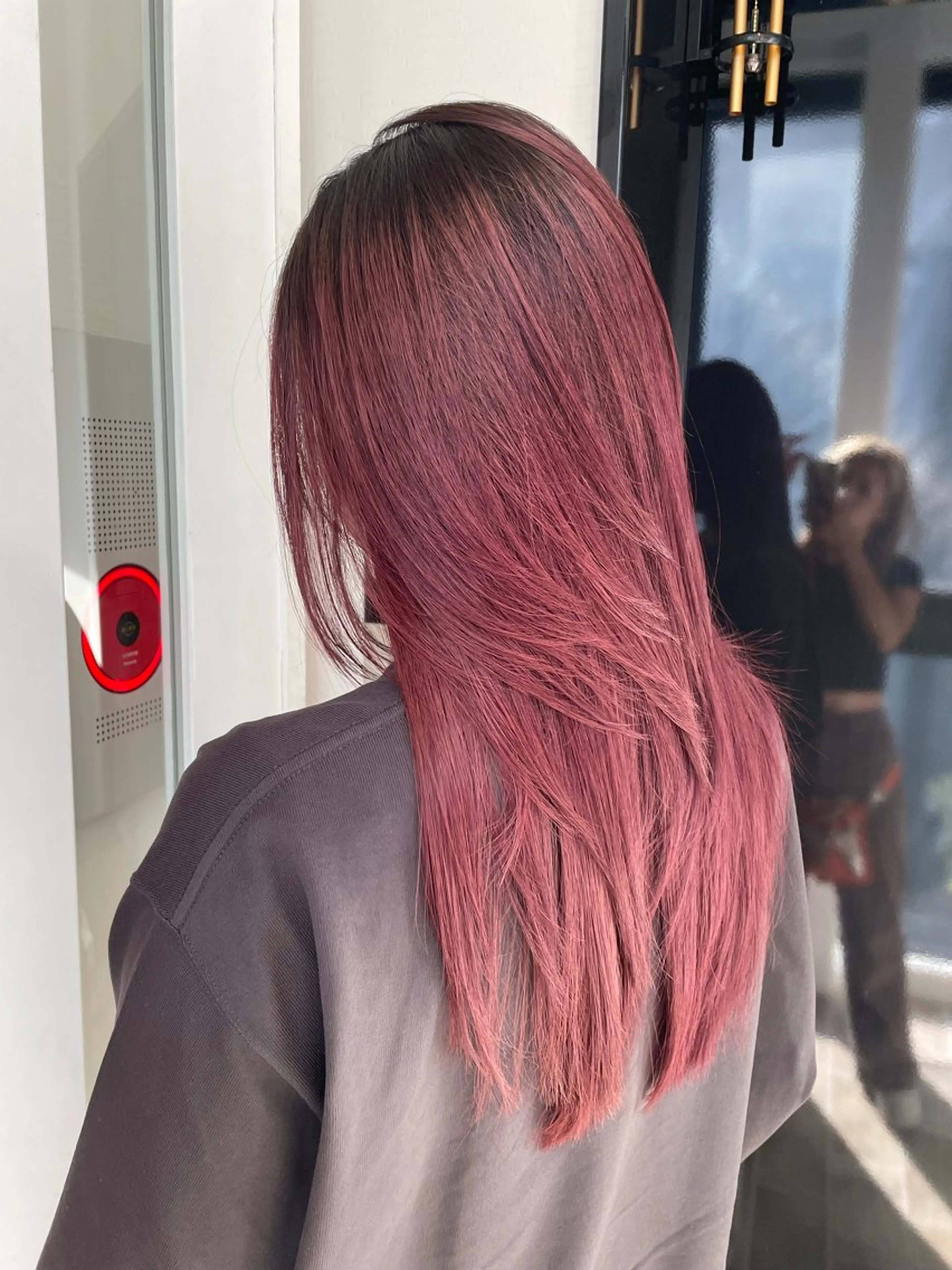 ロング カラー バレイヤージュ ブリーチ レッドカラー ハイレイヤー レイヤーカット カット ヘアカラー トリートメント STAR RIVER所属・YUI/ ブリーチカラー🌷のヘアスタイル