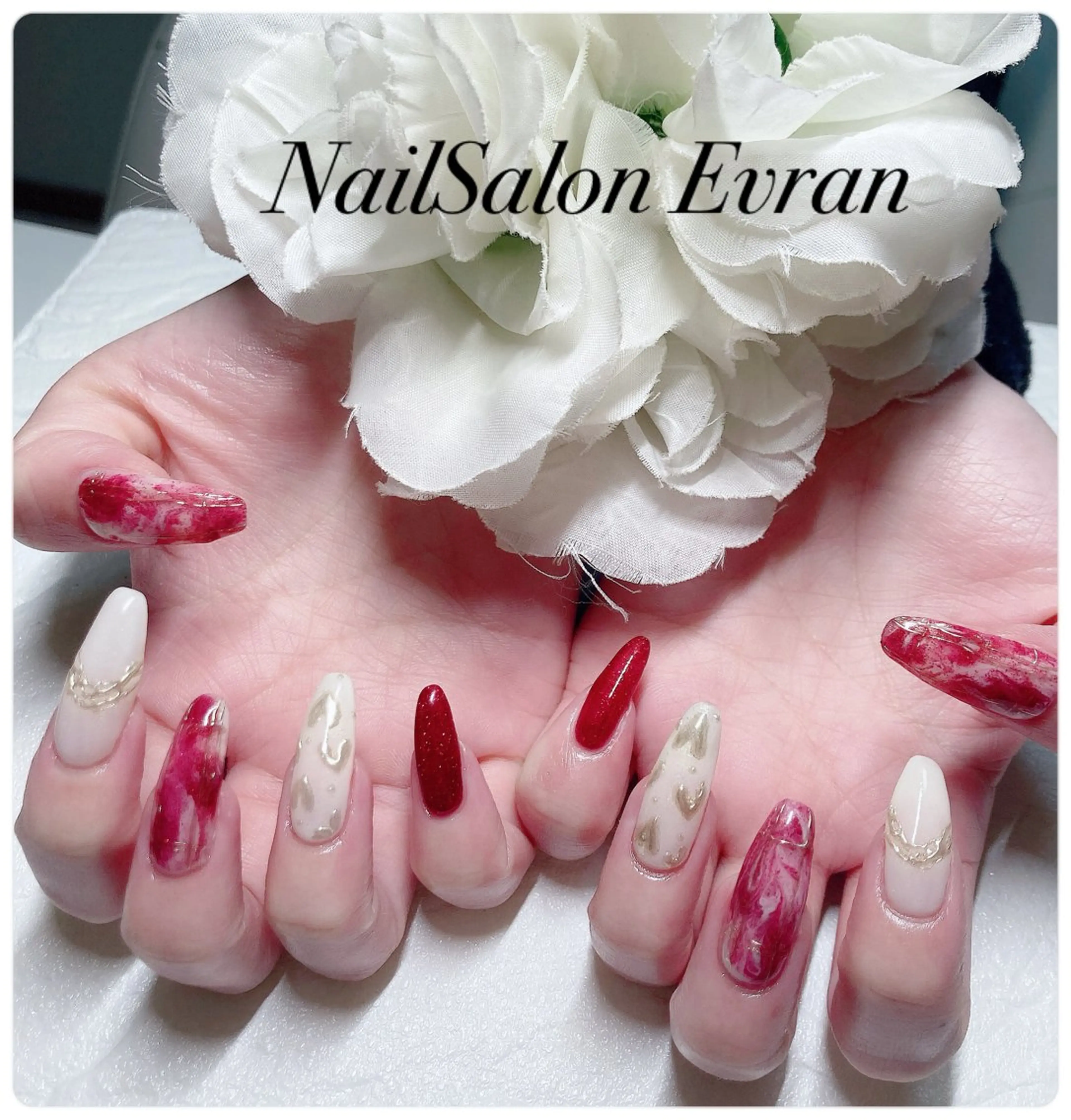 ネイル アートネイル フレンチネイル マグネットネイル 持ち込み ニュアンスネイル ハンドネイル Nail salon Evranのネイルデザイン
