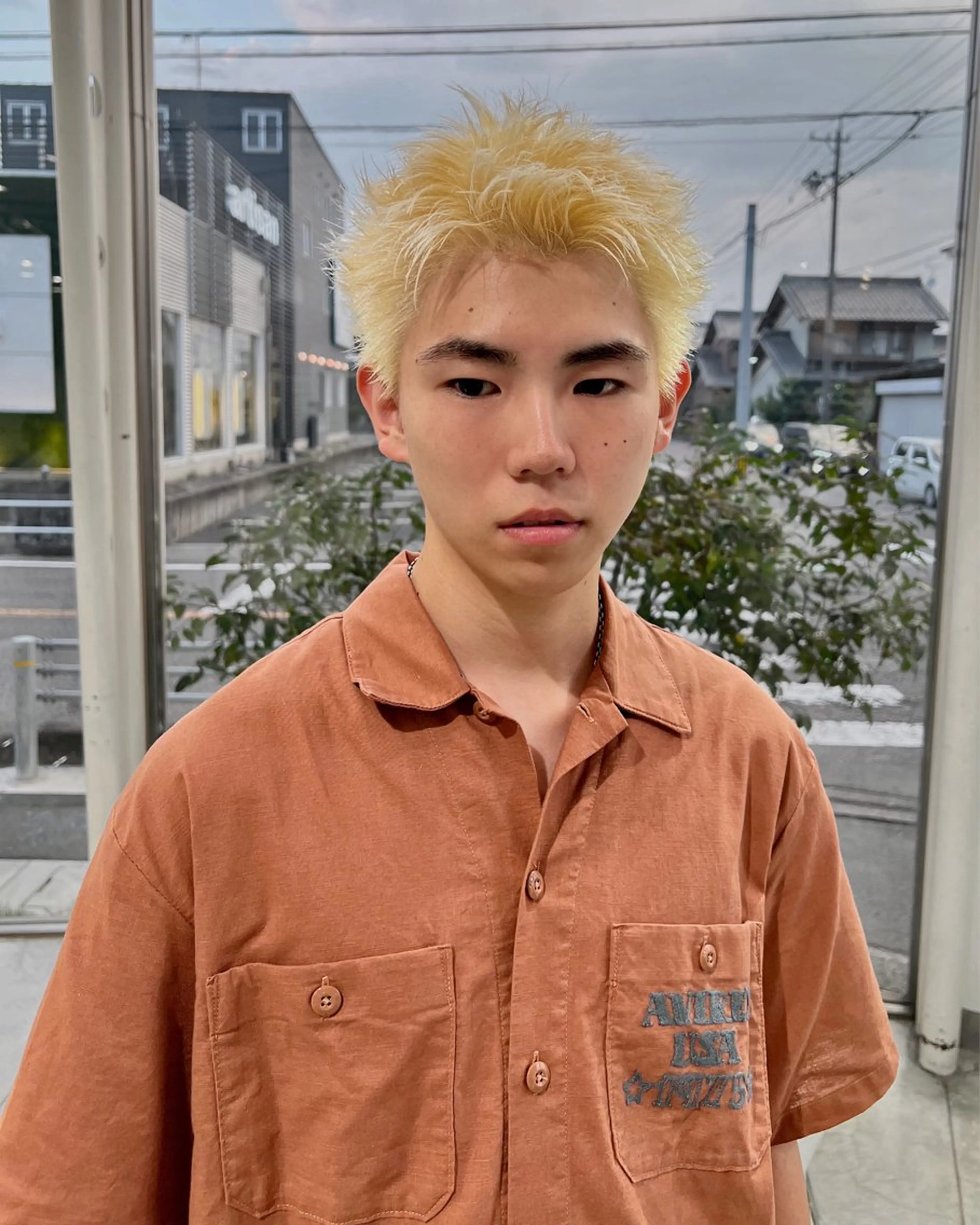 ショート カラー メンズ メンズハイトーン スパイキーショート デザインカラー ハイトーンカラー ショートヘア カット ヘアカラー メンズ🔥 撮影モデル募集のヘアスタイル