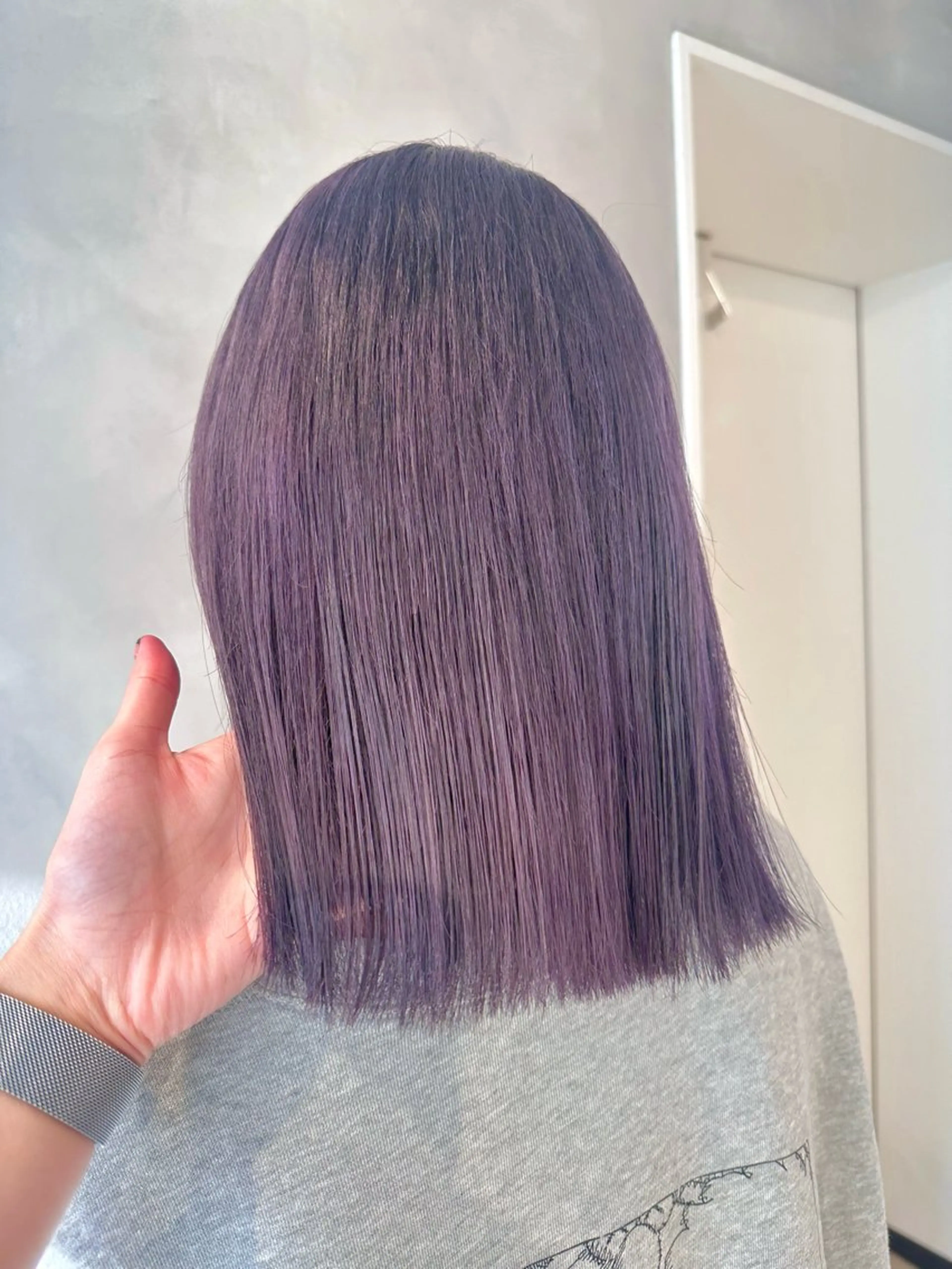 ミディアム カラー ブリーチ ラベンダーカラー ラベンダーグレー カット ヘアカラー トリートメント 似合わせ小顔ショート /akane🐰♥️のヘアスタイル