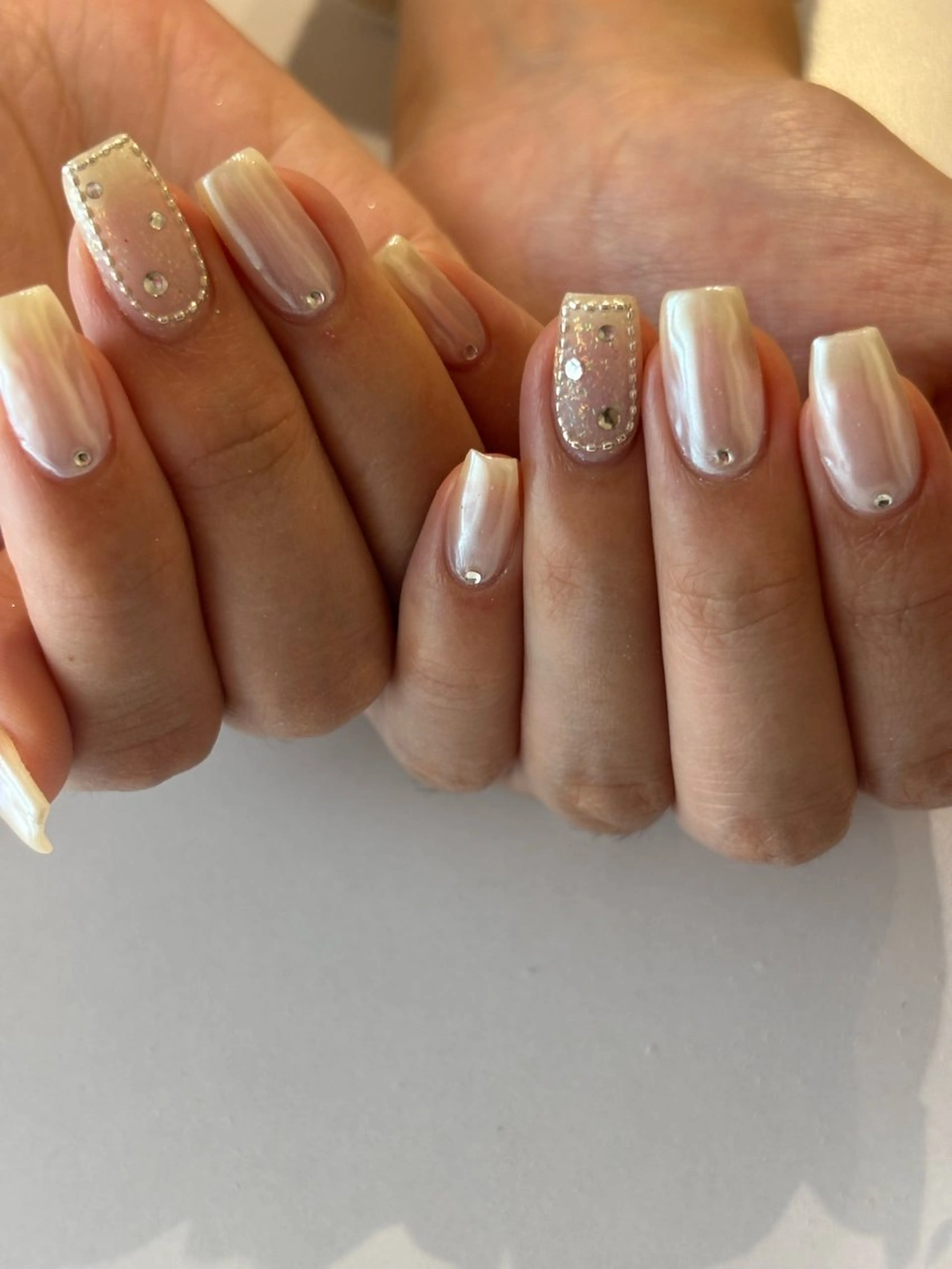 ネイル オフィスネイル 冬ネイル クリスマス ハンドネイル Ann. nail.tokyo所属・Ann nailのネイルデザイン