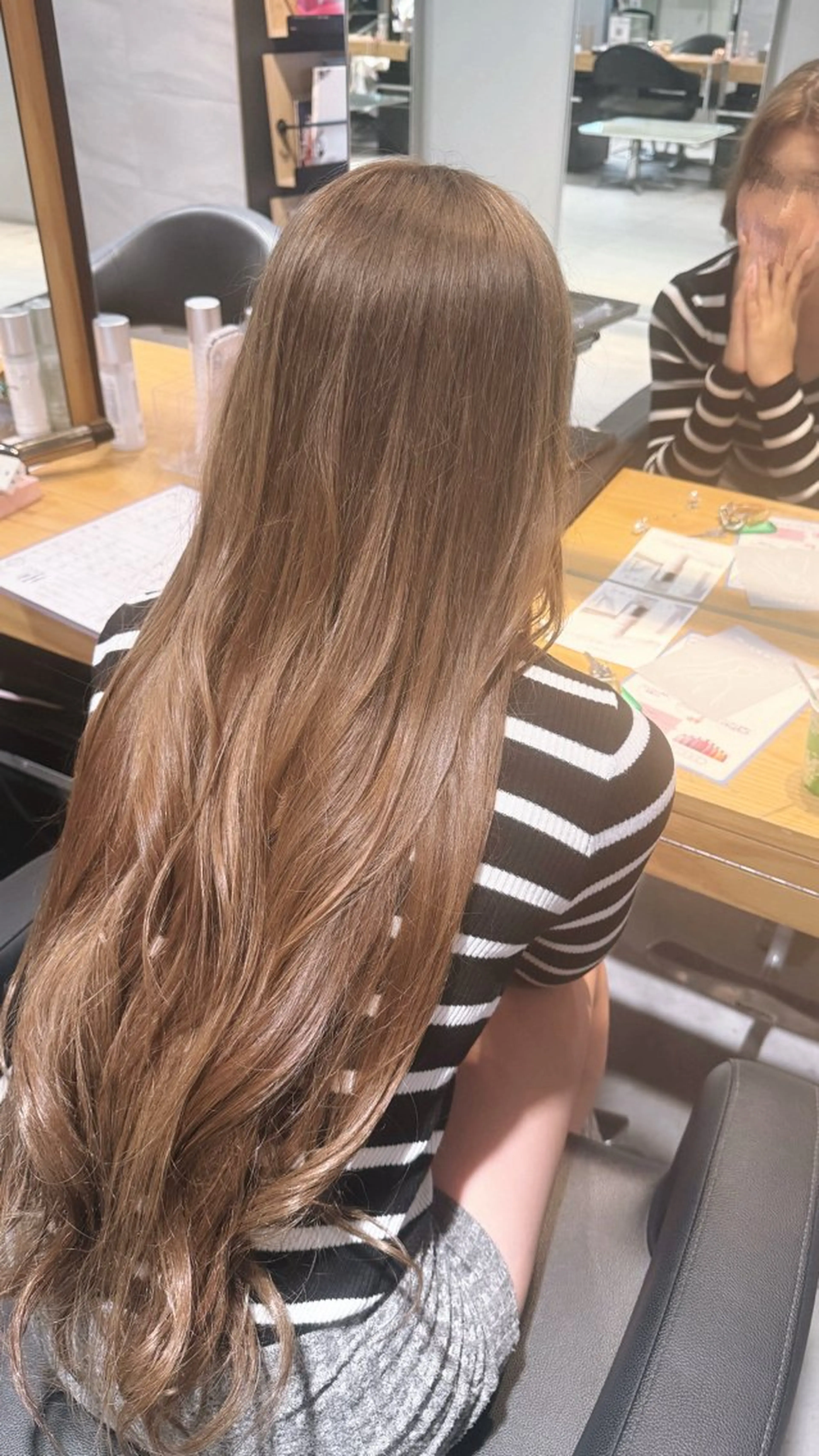 ロング カラー ブリーチ ブラウンカラー ヘアカラー Lee京橋店所属・ホリサカ ナツミのヘアスタイル