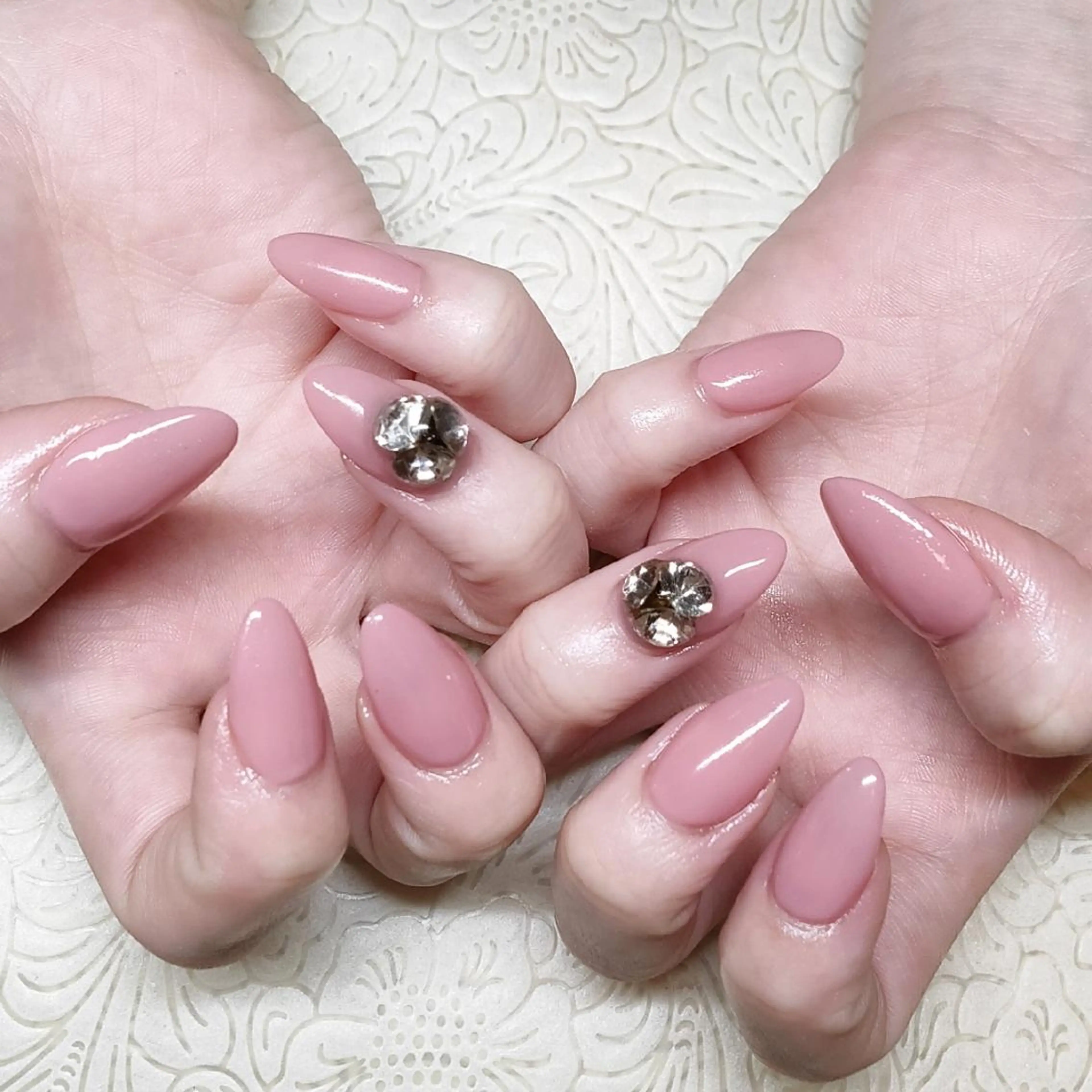 ネイル ストーンネイル ハンドネイル private nailsalonのネイルデザイン