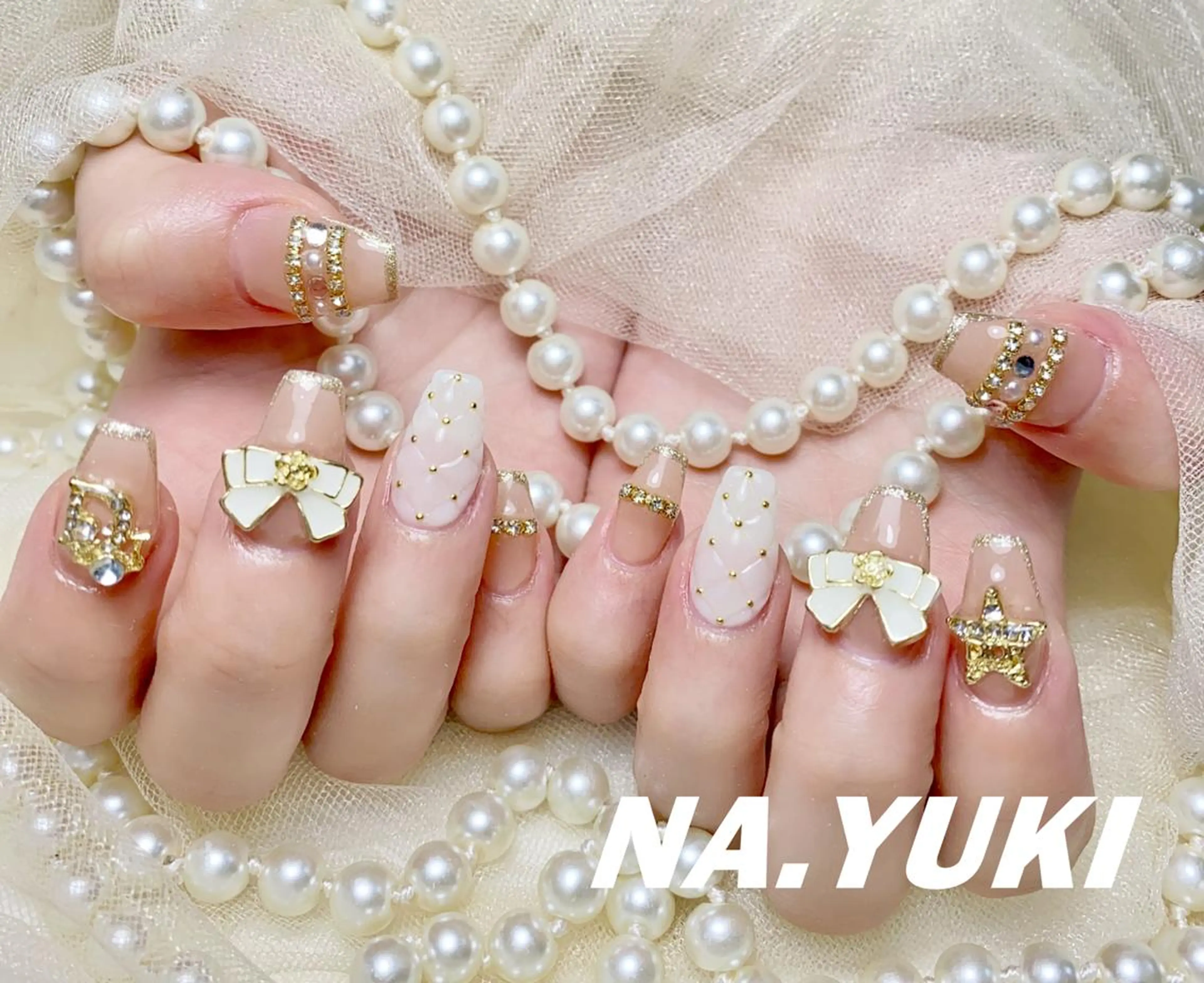 ネイル ハンドネイル ハンドケア 🌷 Mooning 🌷のネイルデザイン
