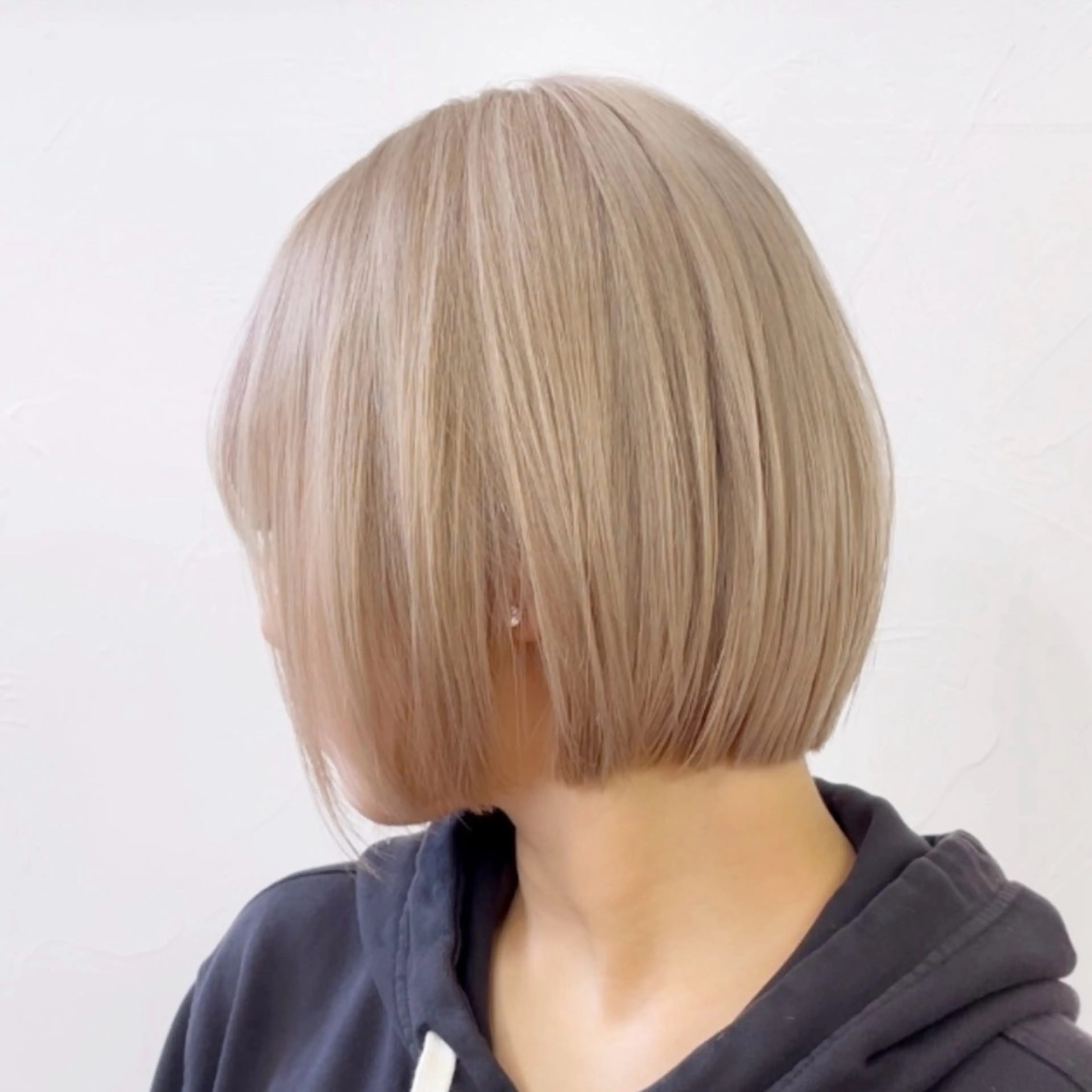 ロング カラー ベージュカラー ブリーチ ケアブリーチ デザインカラー ハイトーンカラー ヘアカラー トリートメント ハイトーン特化× 韓国風カット赤井龍斗のヘアスタイル