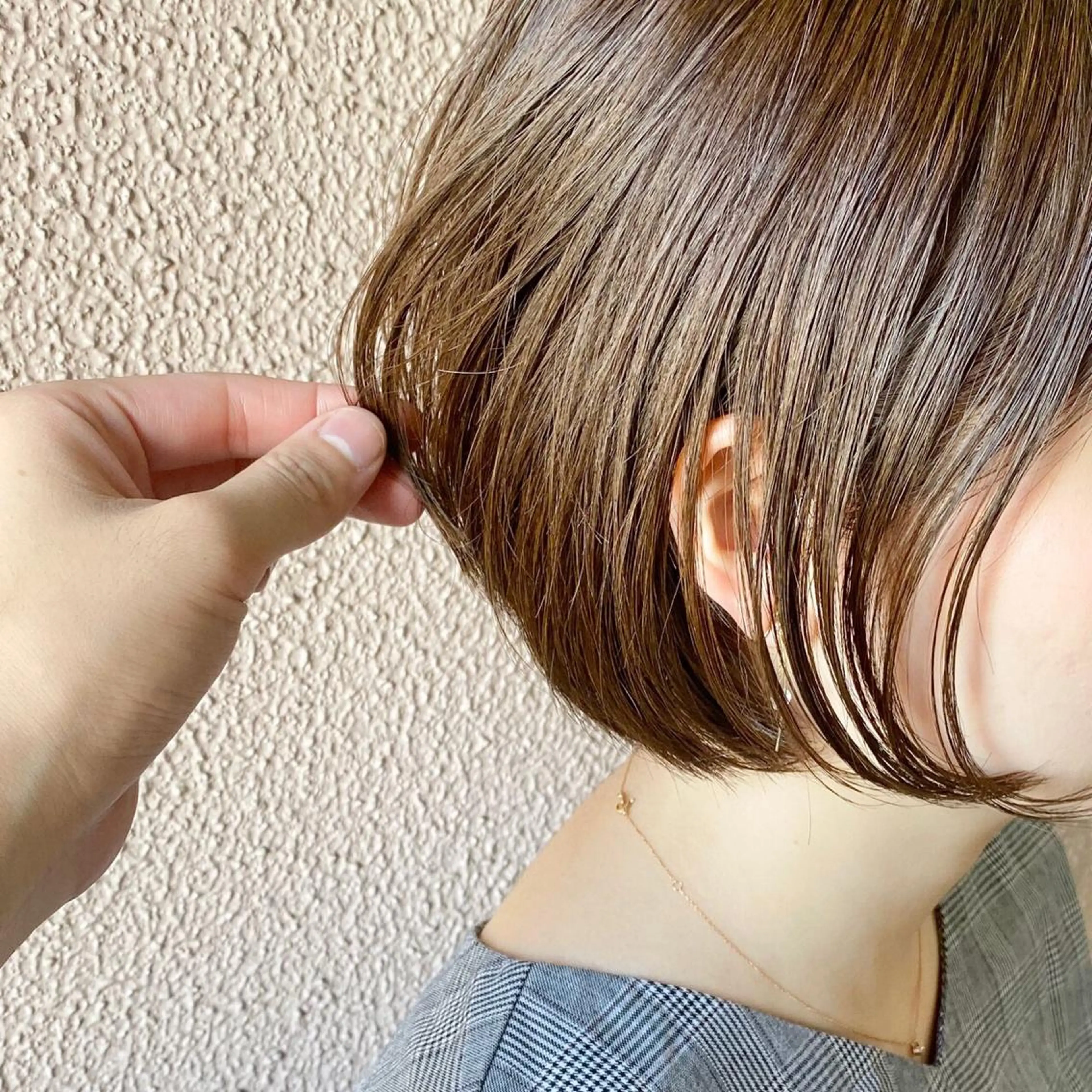 ショート カラー esse大阪茶屋町店所属・レイヤーカット 新井田陽寿のヘアスタイル