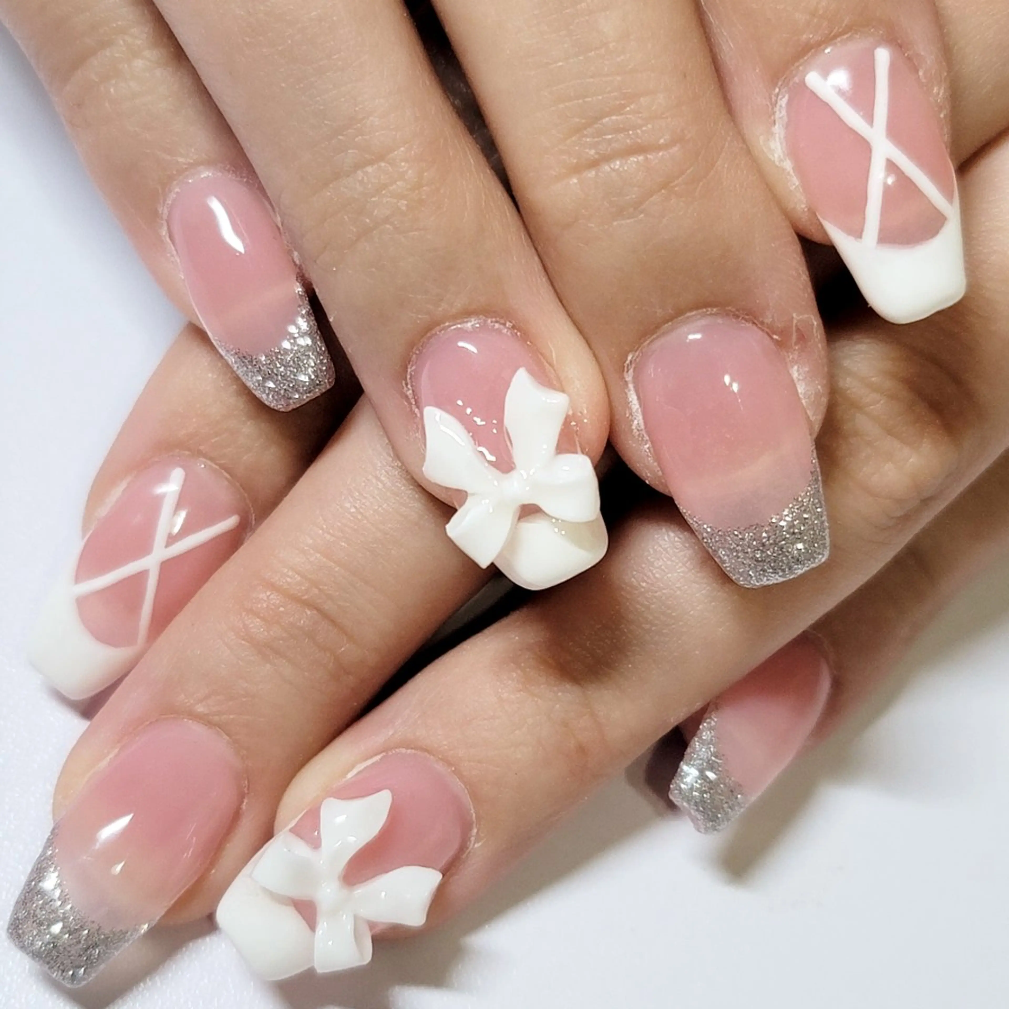 ネイル アートネイル フレンチネイル リボン シルバー ハンドネイル よしだ ひろきのネイルデザイン