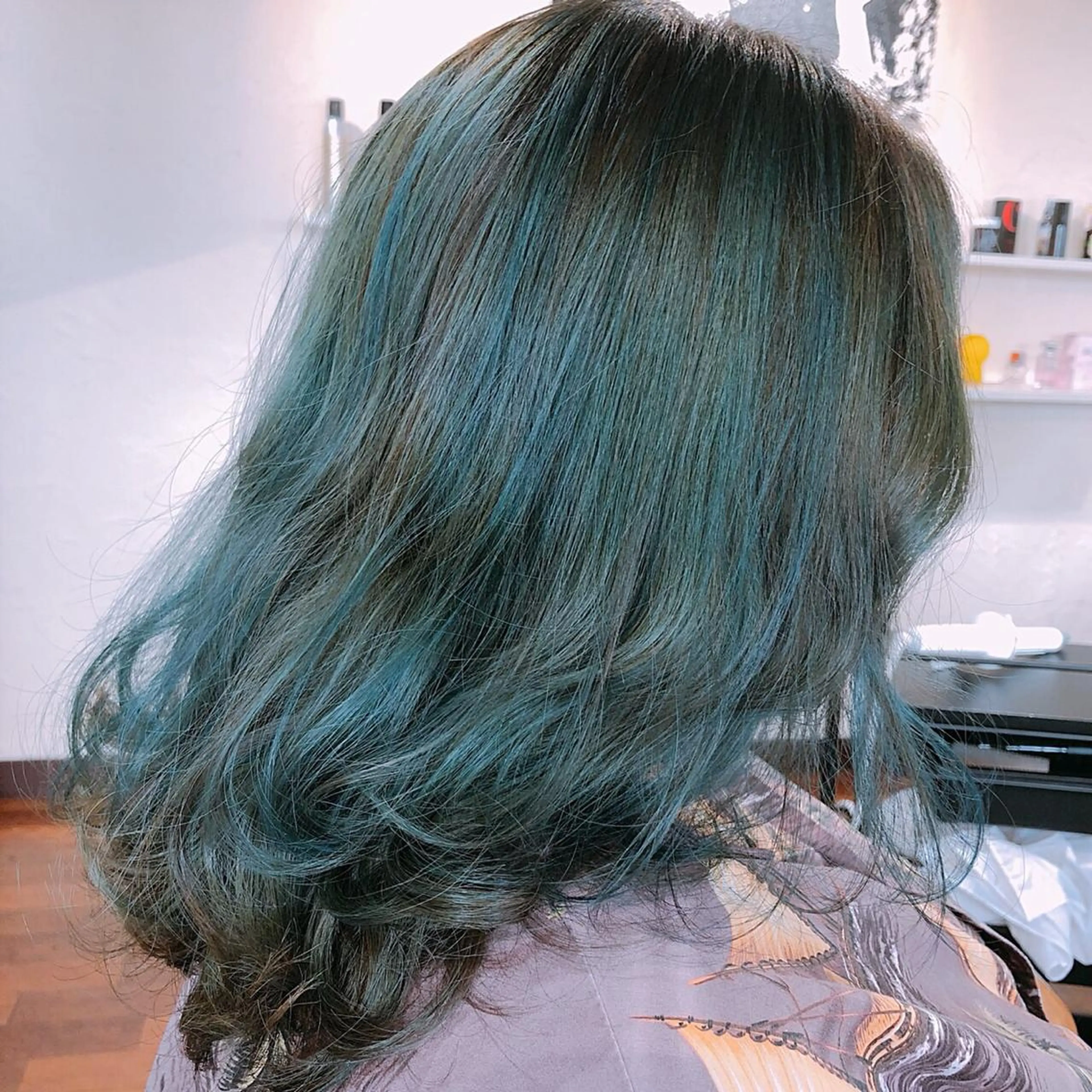 セミロング カラー グラデーションカラー 大嶋 宏隆のヘアスタイル