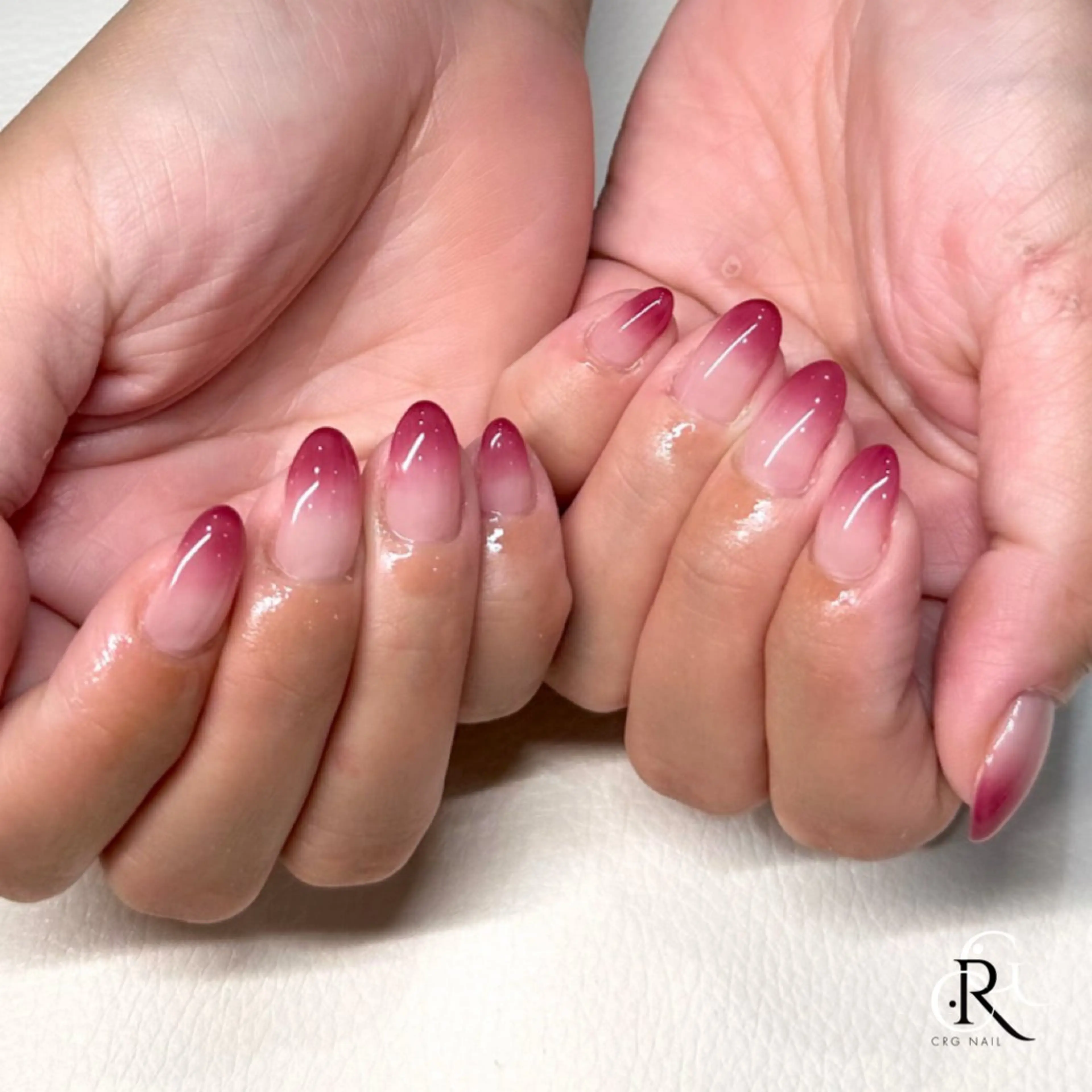 ネイル ボルドー グラデーション ハンドネイル 美フォルム✨ CRG　RURIのネイルデザイン