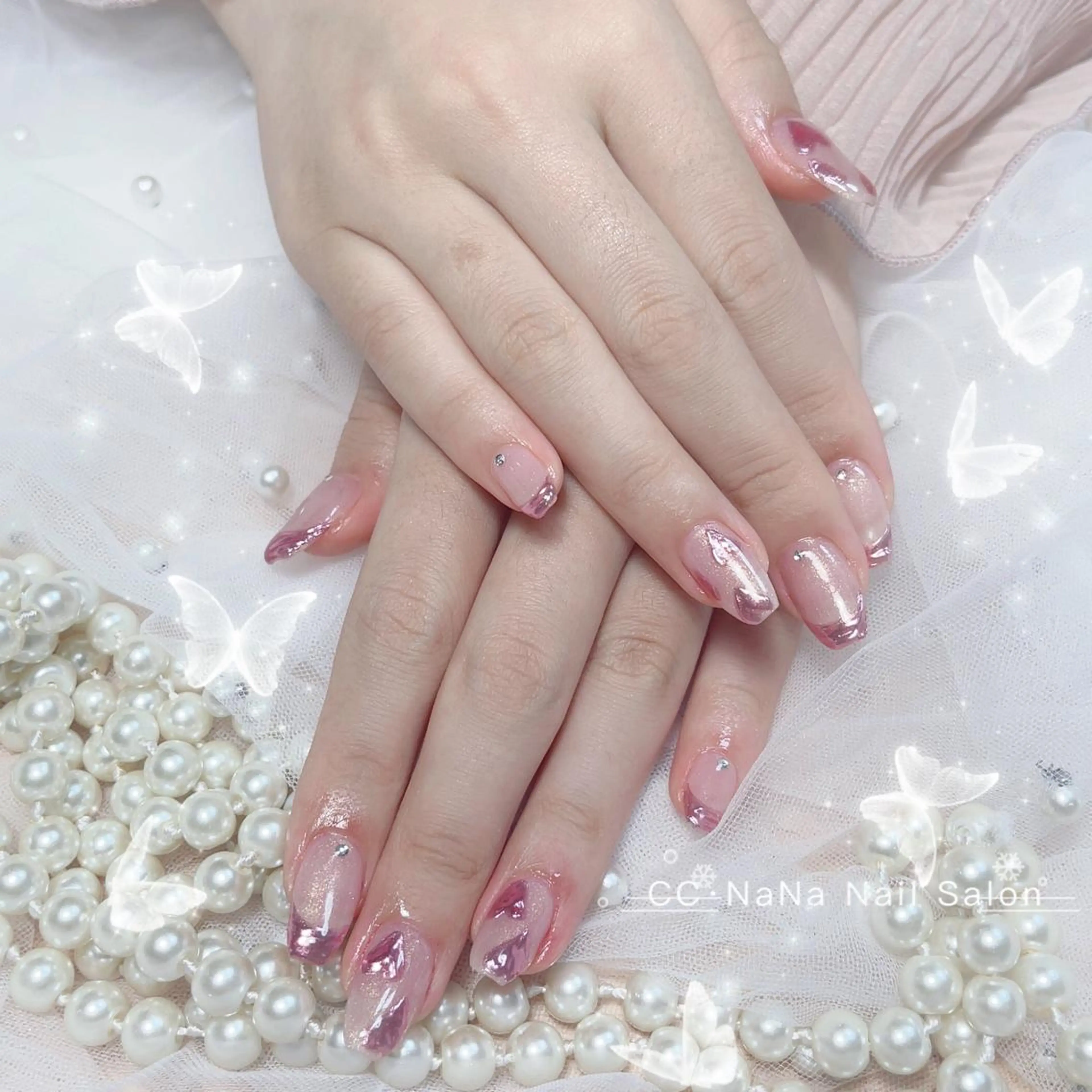 ネイル チークネイル フラッシュネイル ハート キラキラネイル 韓国ネイル 💎CC・NaNa 韓国風ネイル🌙のネイルデザイン