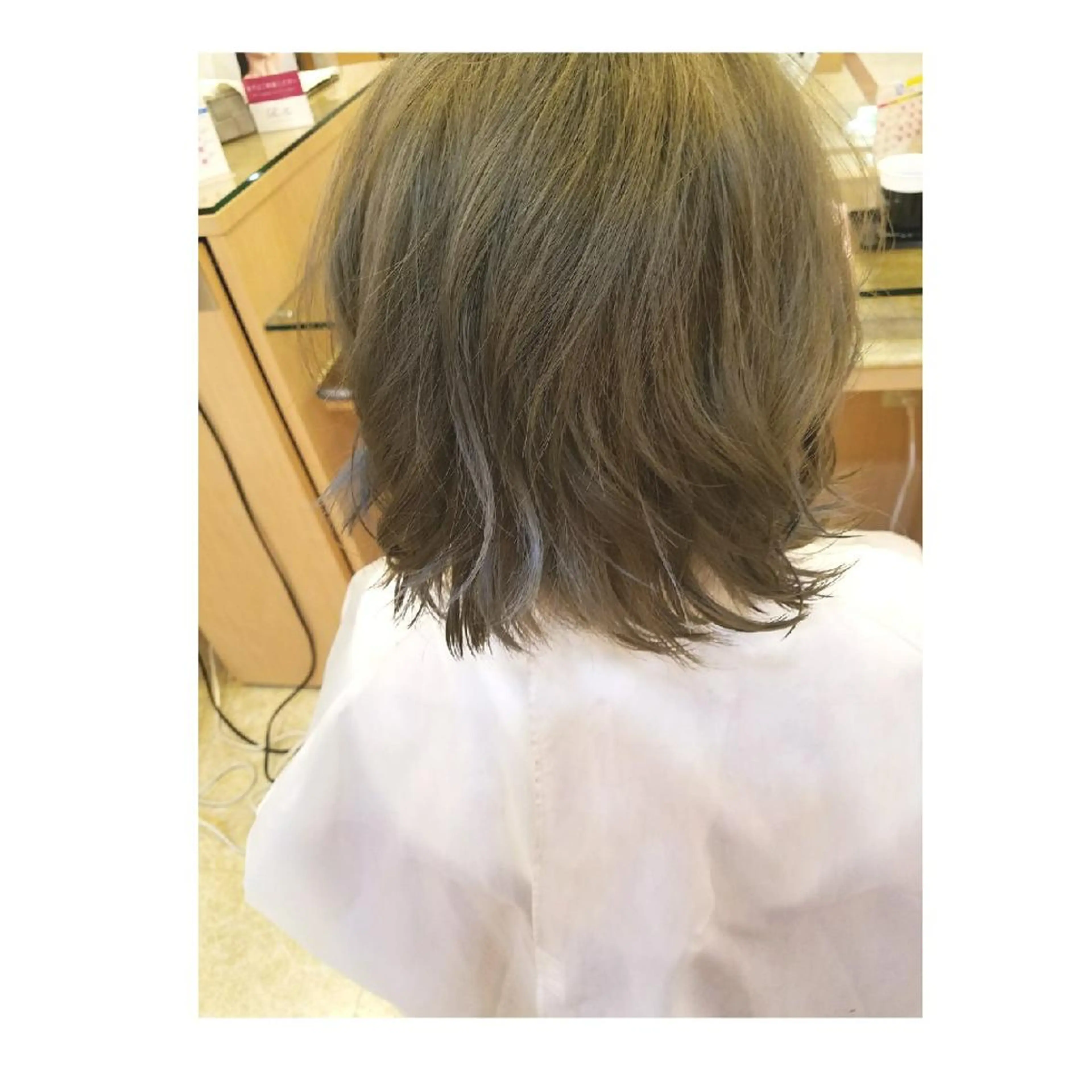 ショート カラー EMANON名古屋所属・美谷添(ミヤゾエ) まどか大人ヘアサロンのヘアスタイル