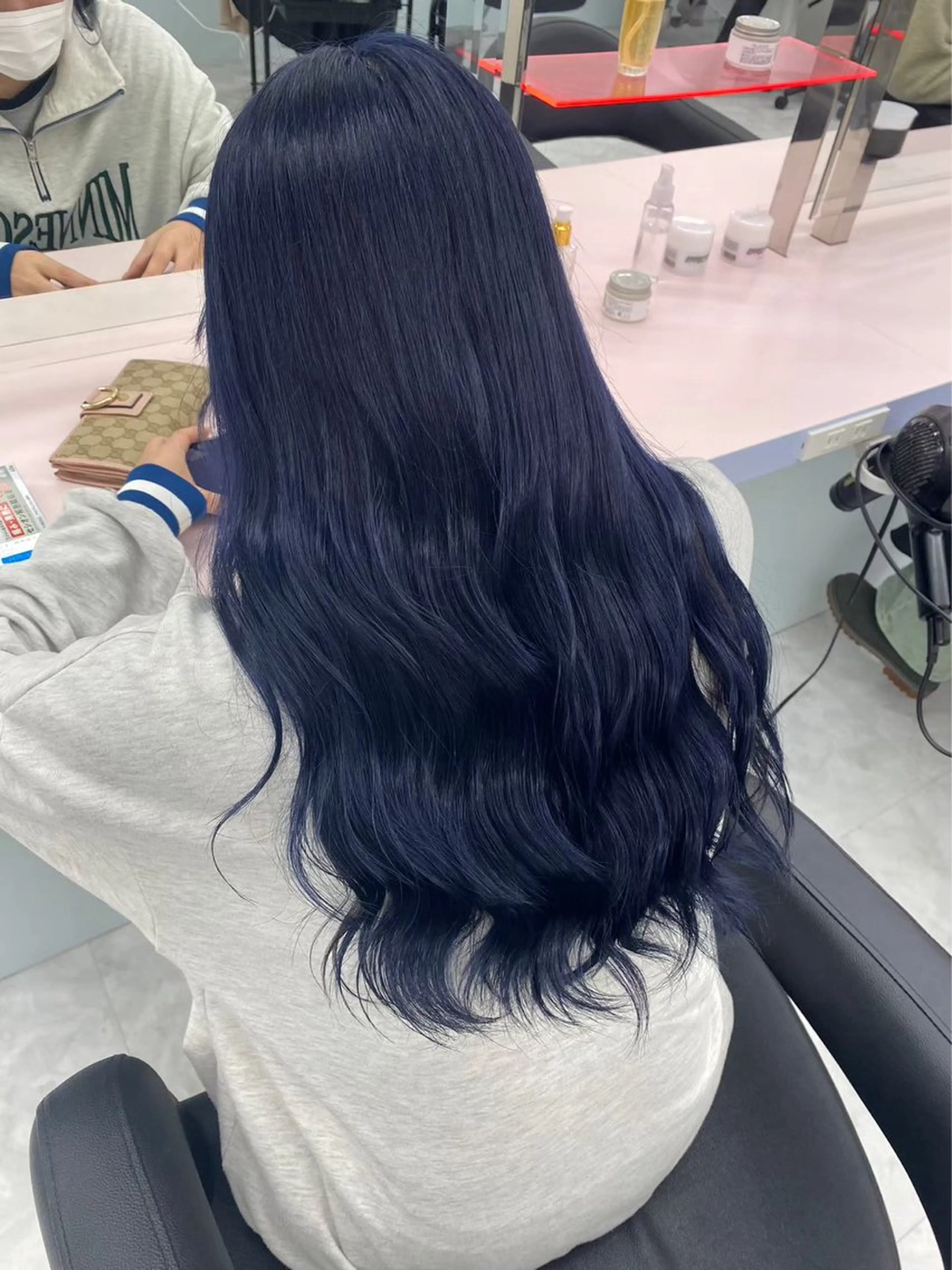 ロング カラー パーマ ヘアアレンジ 透明感ブリーチカラー 🌈TOMOHIROのヘアスタイル
