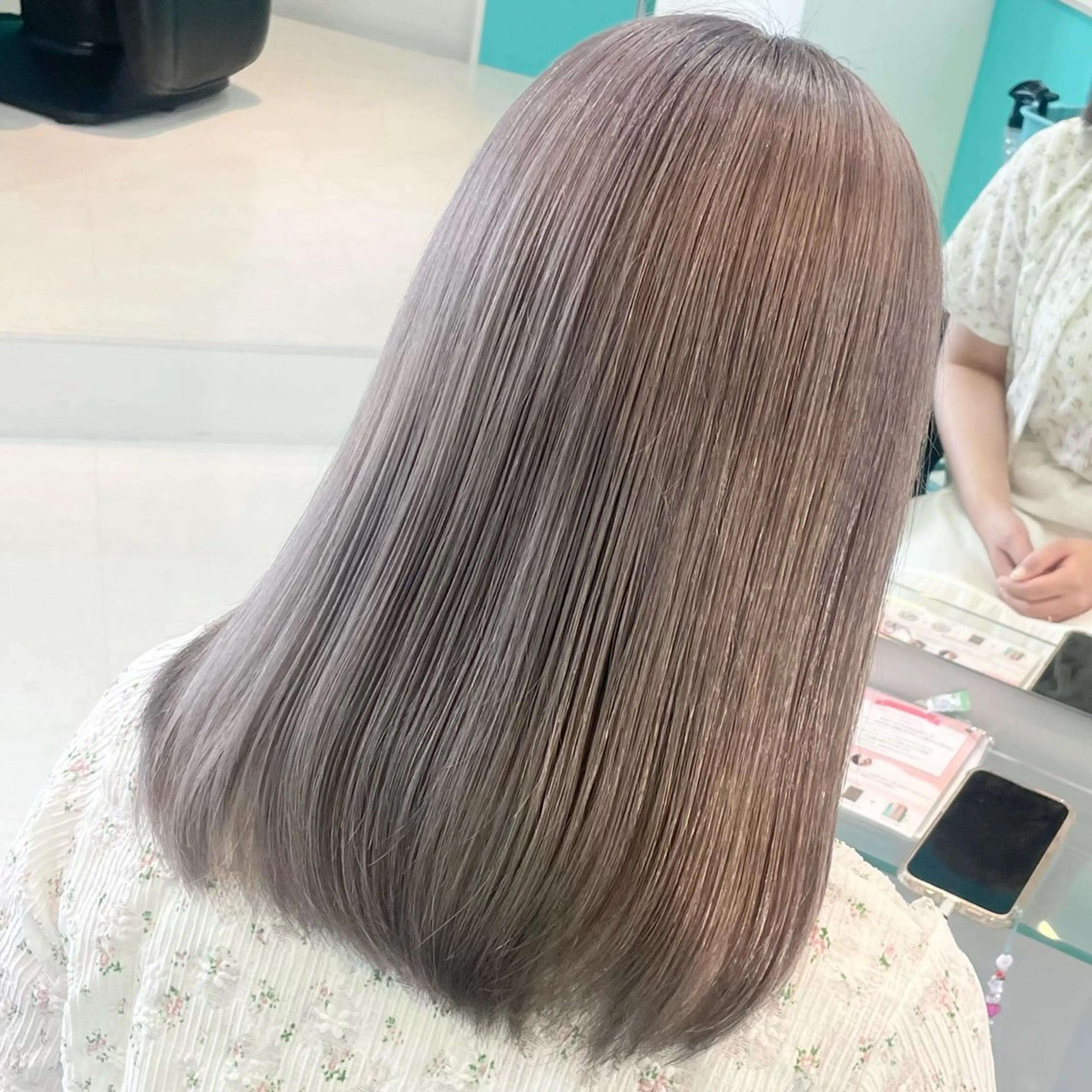 セミロング カラー ラベンダーカラー イヤリングカラー 🫧Natsukiのヘアスタイル