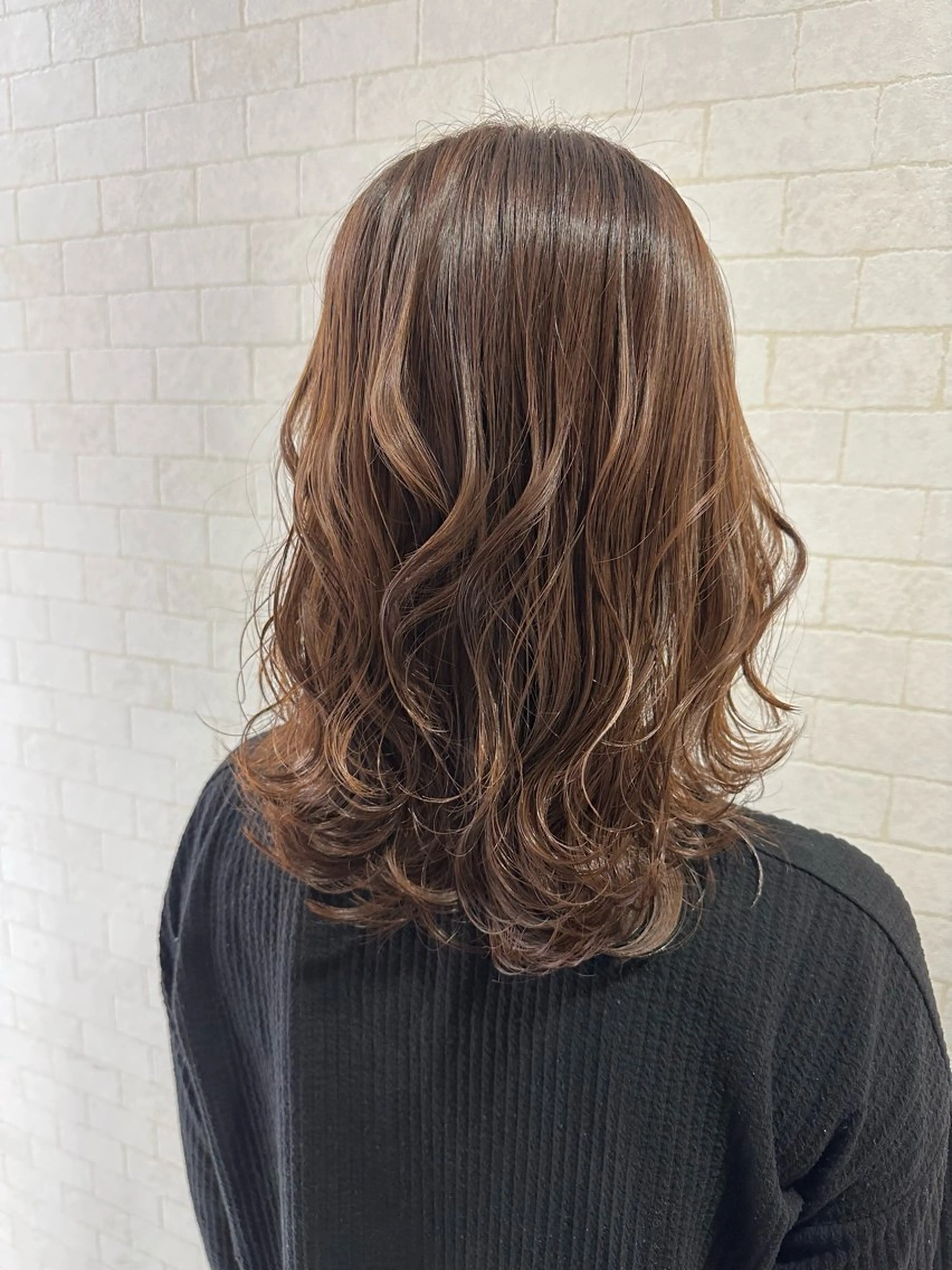 セミロング カラー セミロングパーマ 透明感カラー ハイライトカラー 顔周りカット ハイライト 越谷の 髪質改善師✨のヘアスタイル