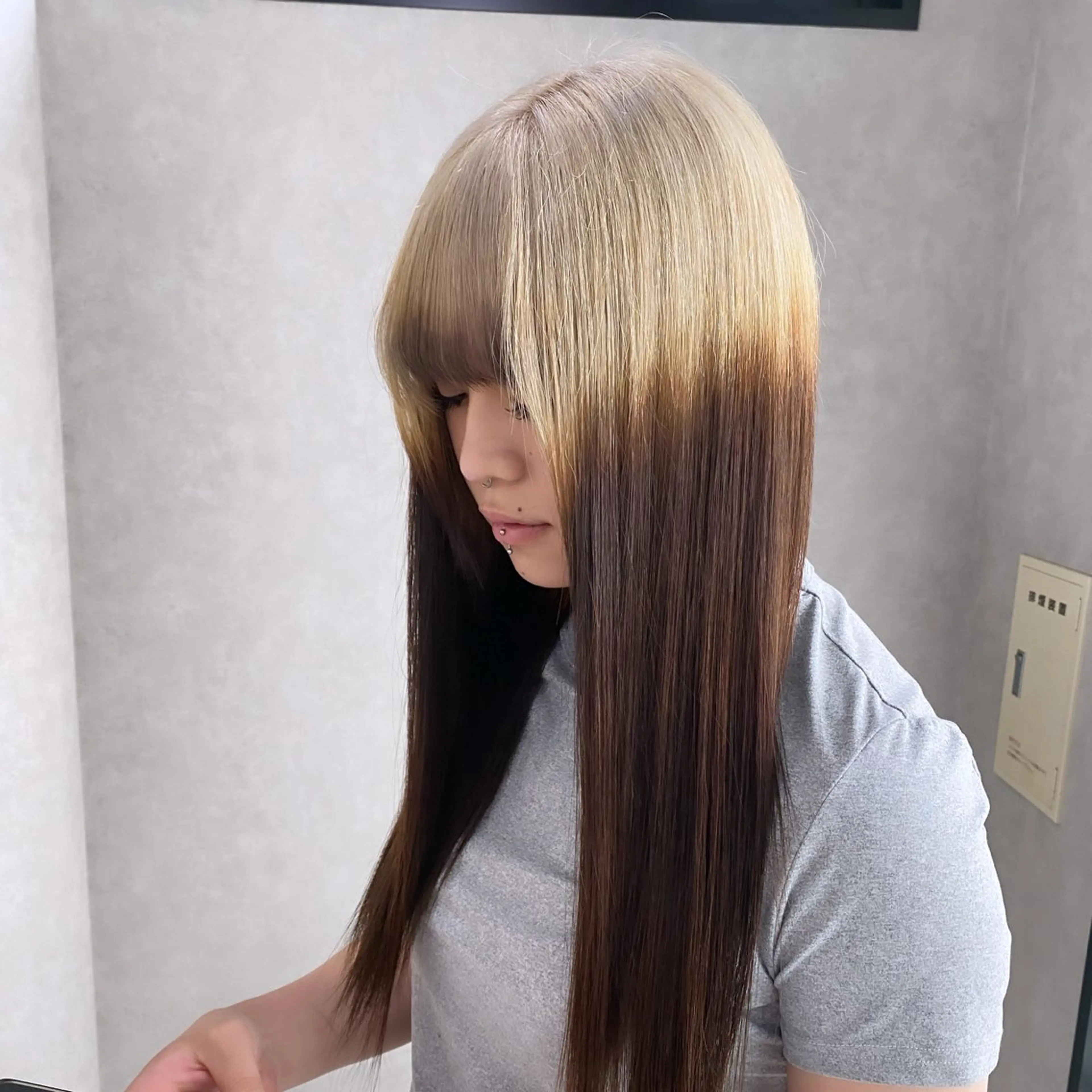 ロング 梅田ハイトーン 🎀Rumina🎀のヘアスタイル