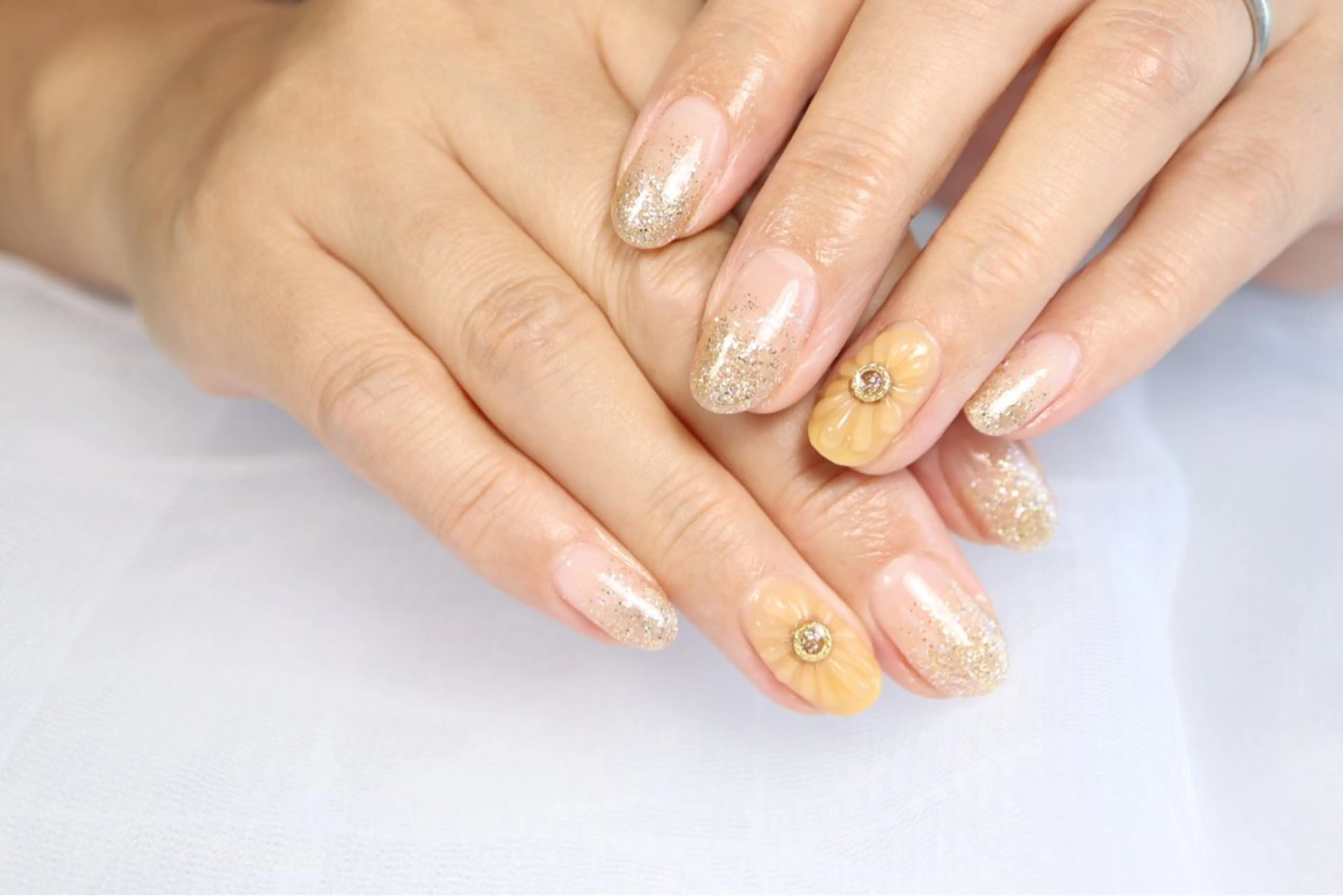 ネイル グラデーション ラメ(グリッター) ラメグラデーション nailsalon MANINA齋藤愛美のネイルデザイン