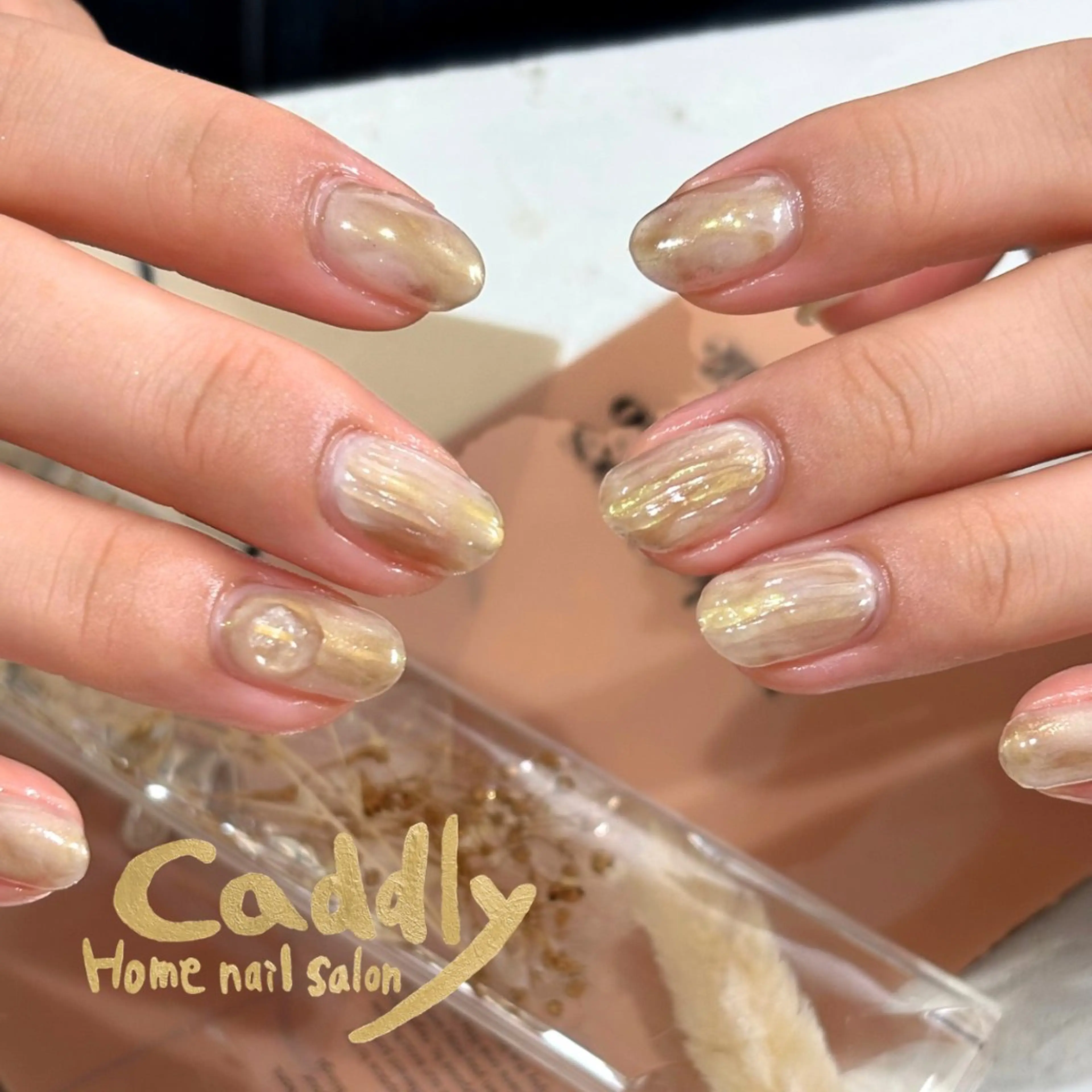 ネイル ハンドネイル caddly naoのネイルデザイン