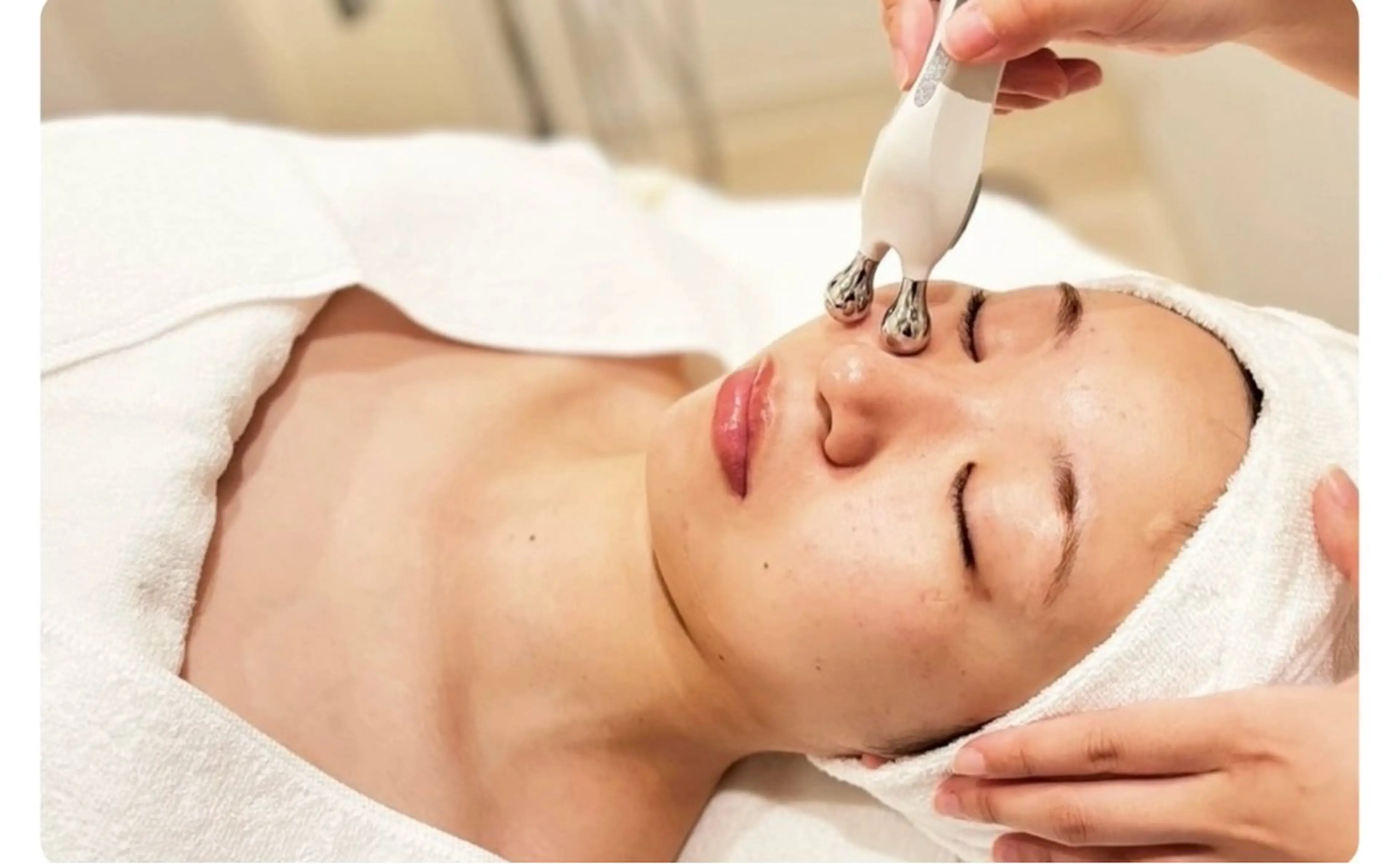 EMS💆‍♀️【コアビューティー】フェイシャルマッサージ付きの写真