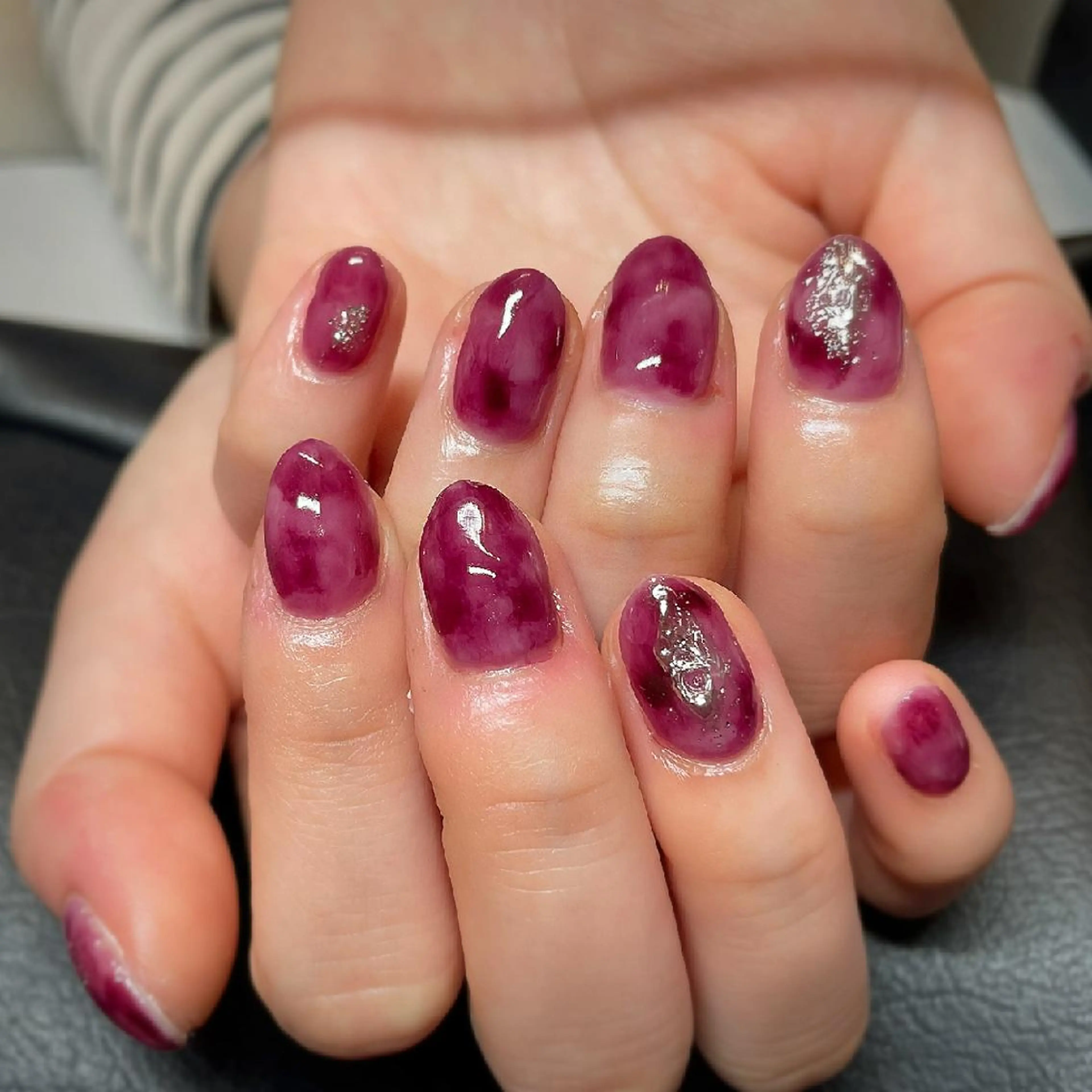 ネイル ミラーネイル ニュアンスネイル シルバー ハンドネイル フットネイル AQUA NAIL所属・AQUA NAILのネイルデザイン