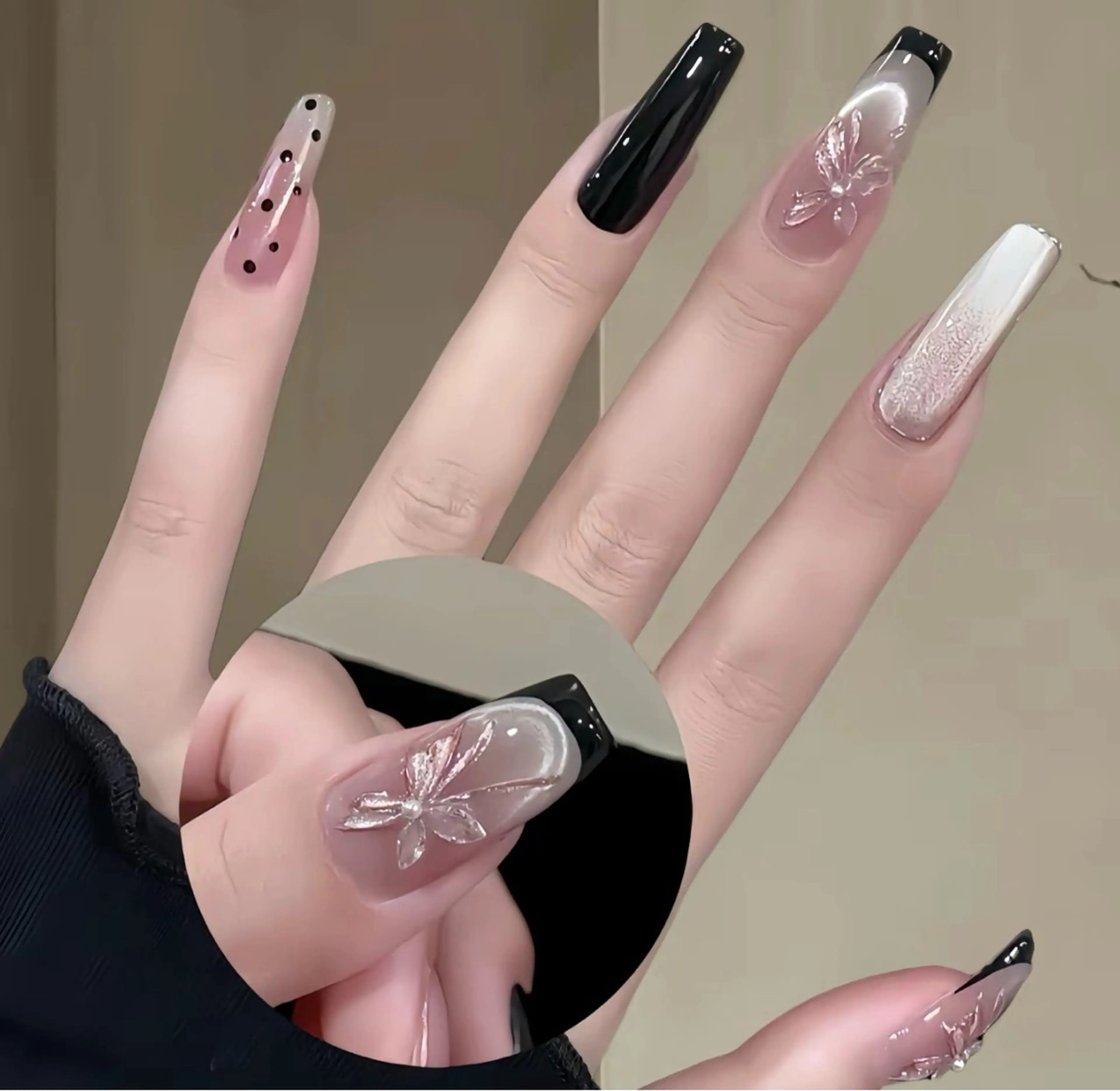 ネイル LEDアイラッシュ ∩_∩アオイのマツエク・マツパデザイン