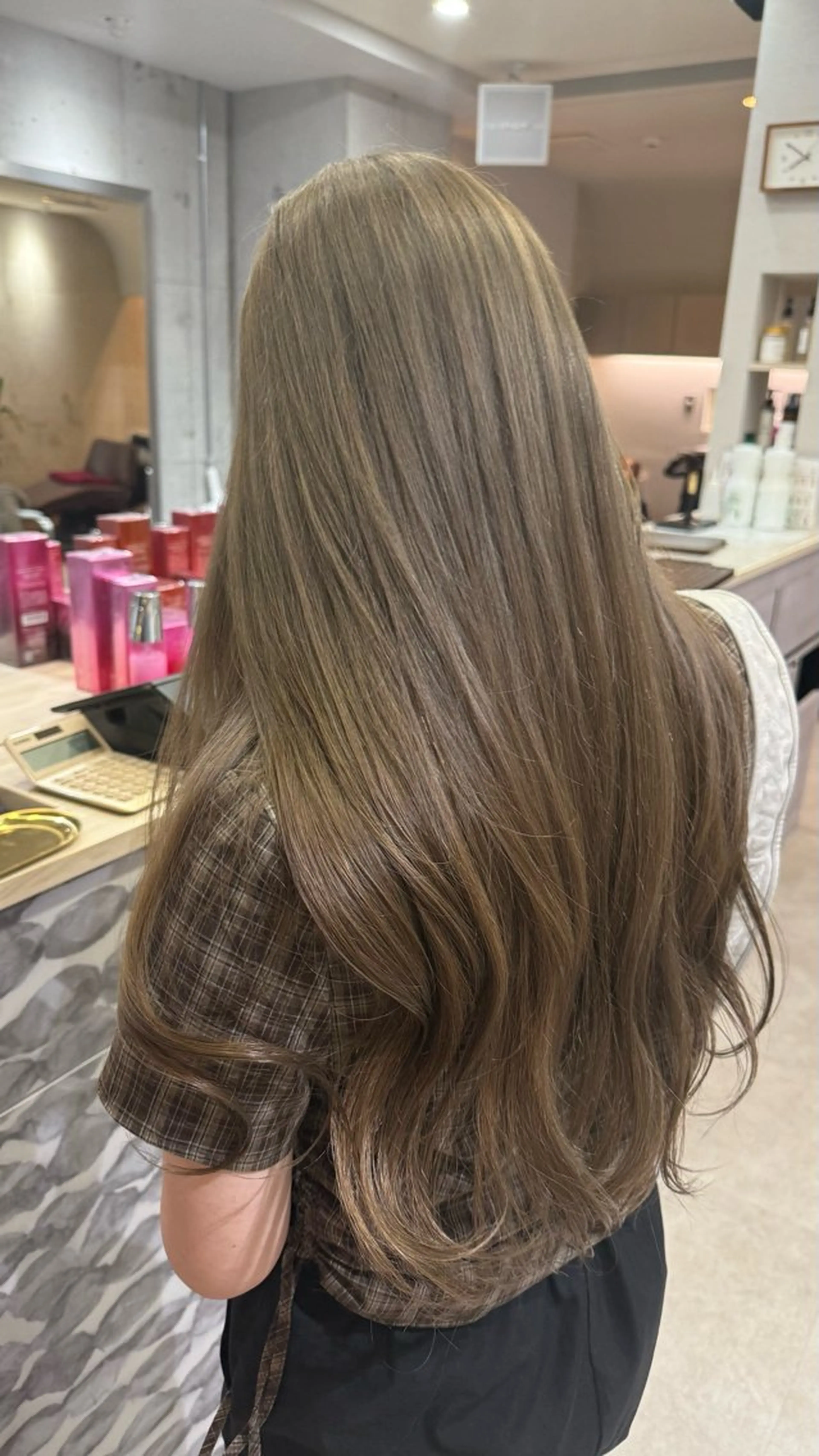 ロング ヘアカラー トリートメント RUKA🩰透明感 寒色カラー/レイヤーのヘアスタイル