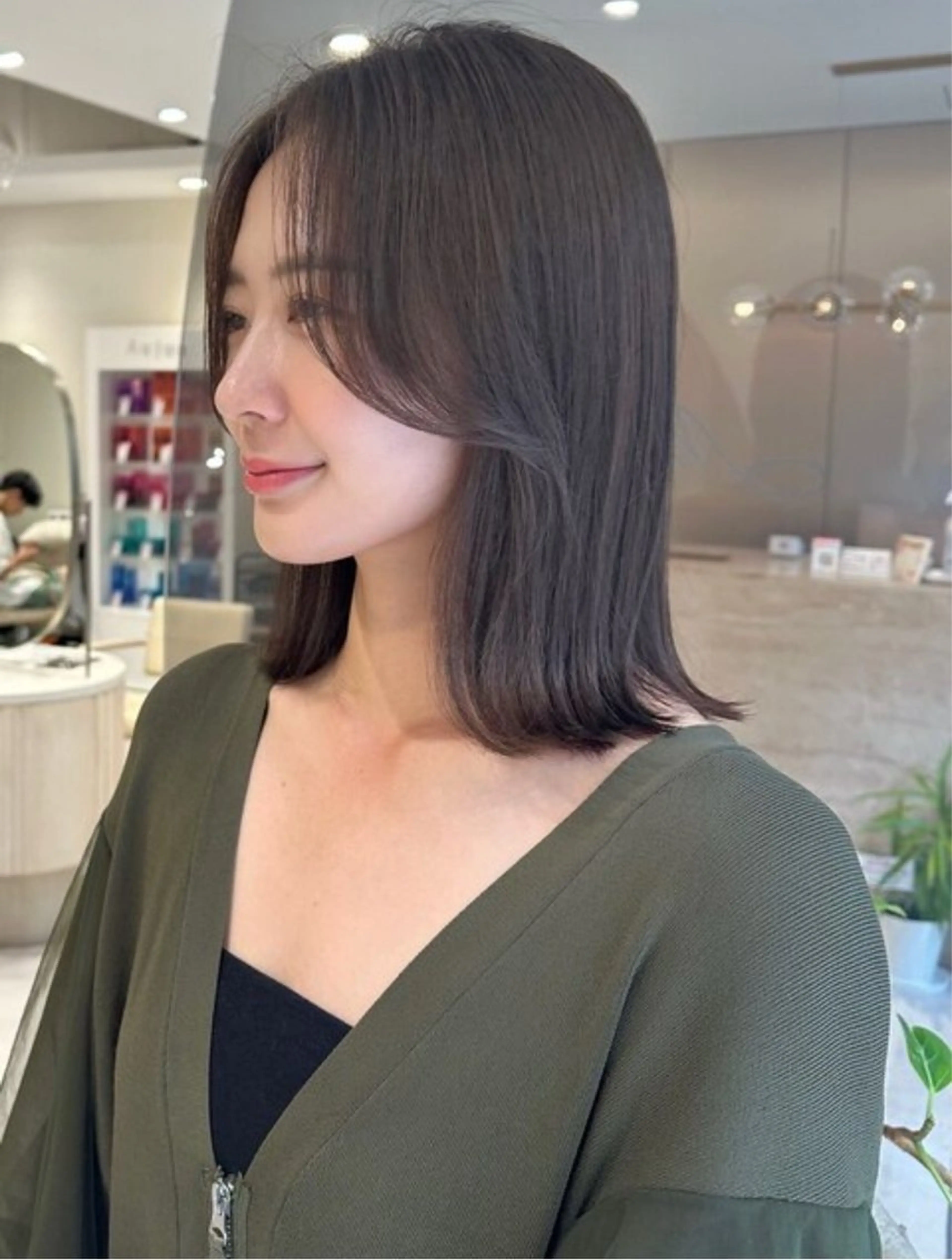 ショート カラー アッシュ ショコラグレージュ 透明感カラー グレージュ ボブ カット カット無料｜レイヤー カット｜韓国モテへアのヘアスタイル