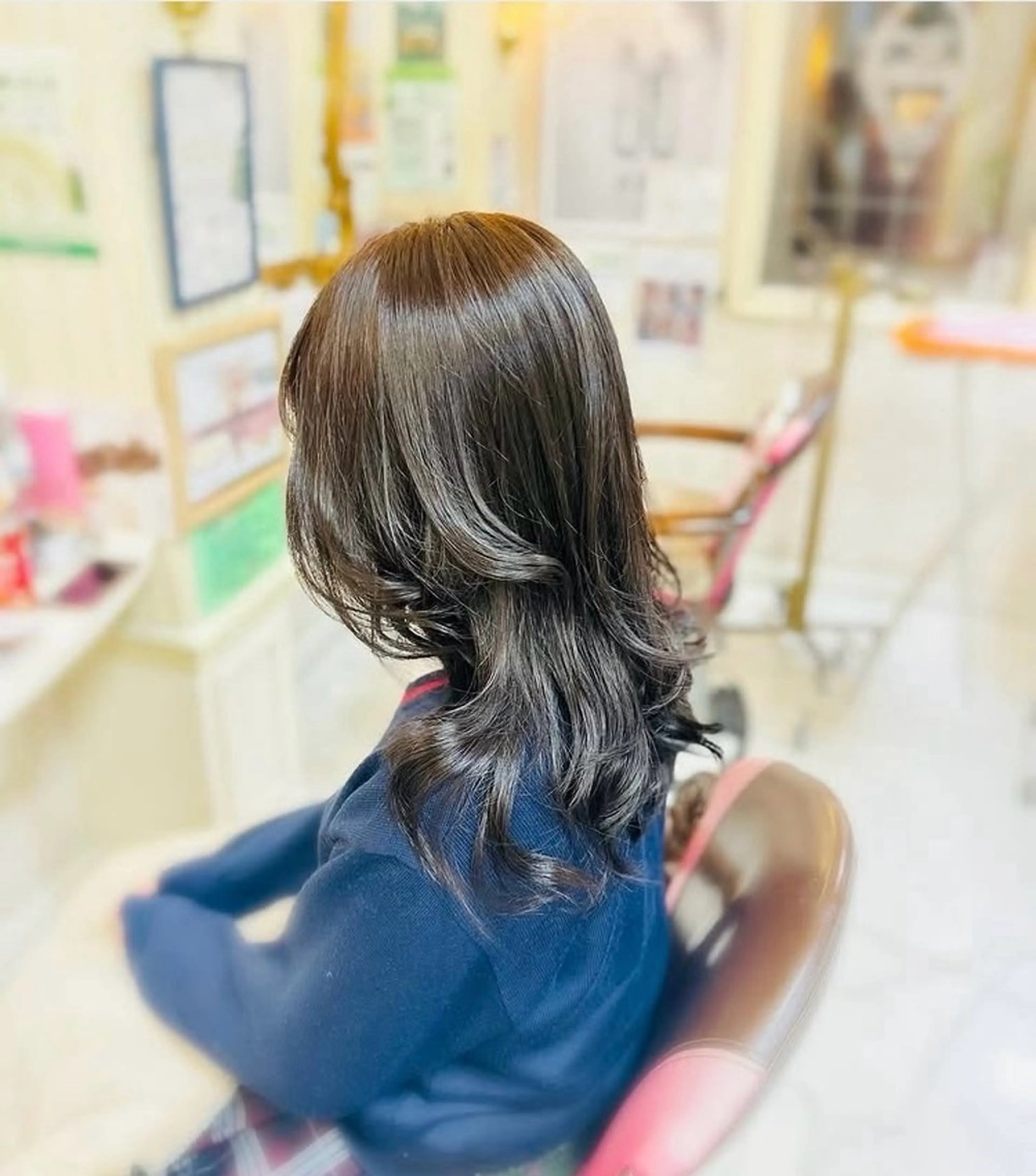 セミロング レイヤーカット カット 美容室ティンカーベル所属・菅沼 美咲のヘアスタイル