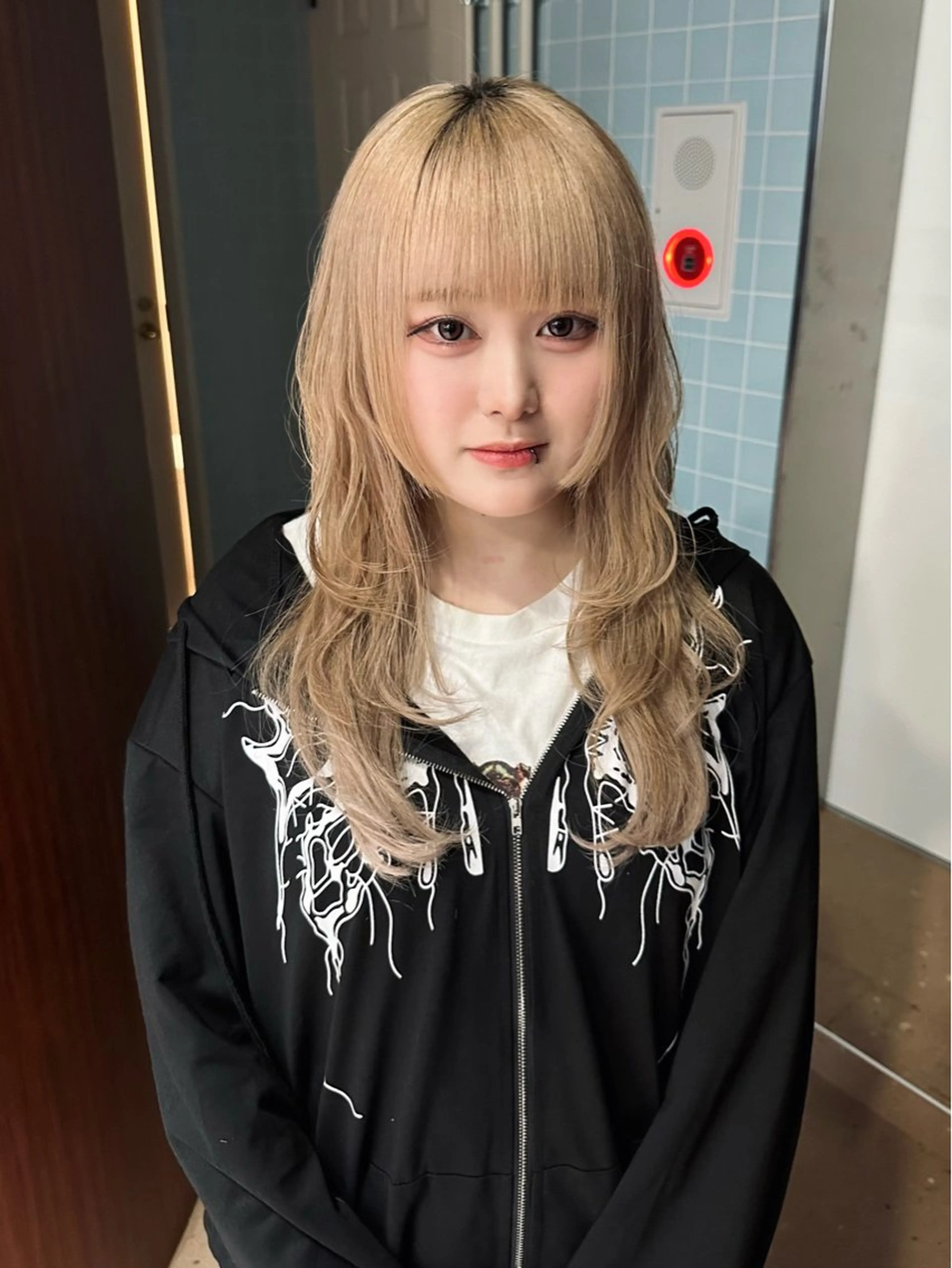 ロング 顔まわりレイヤー 姫カット レイヤーカット ウルフカット カット トリートメント ウルフ/レイヤー/ 渋谷🔮西村 悠大のヘアスタイル