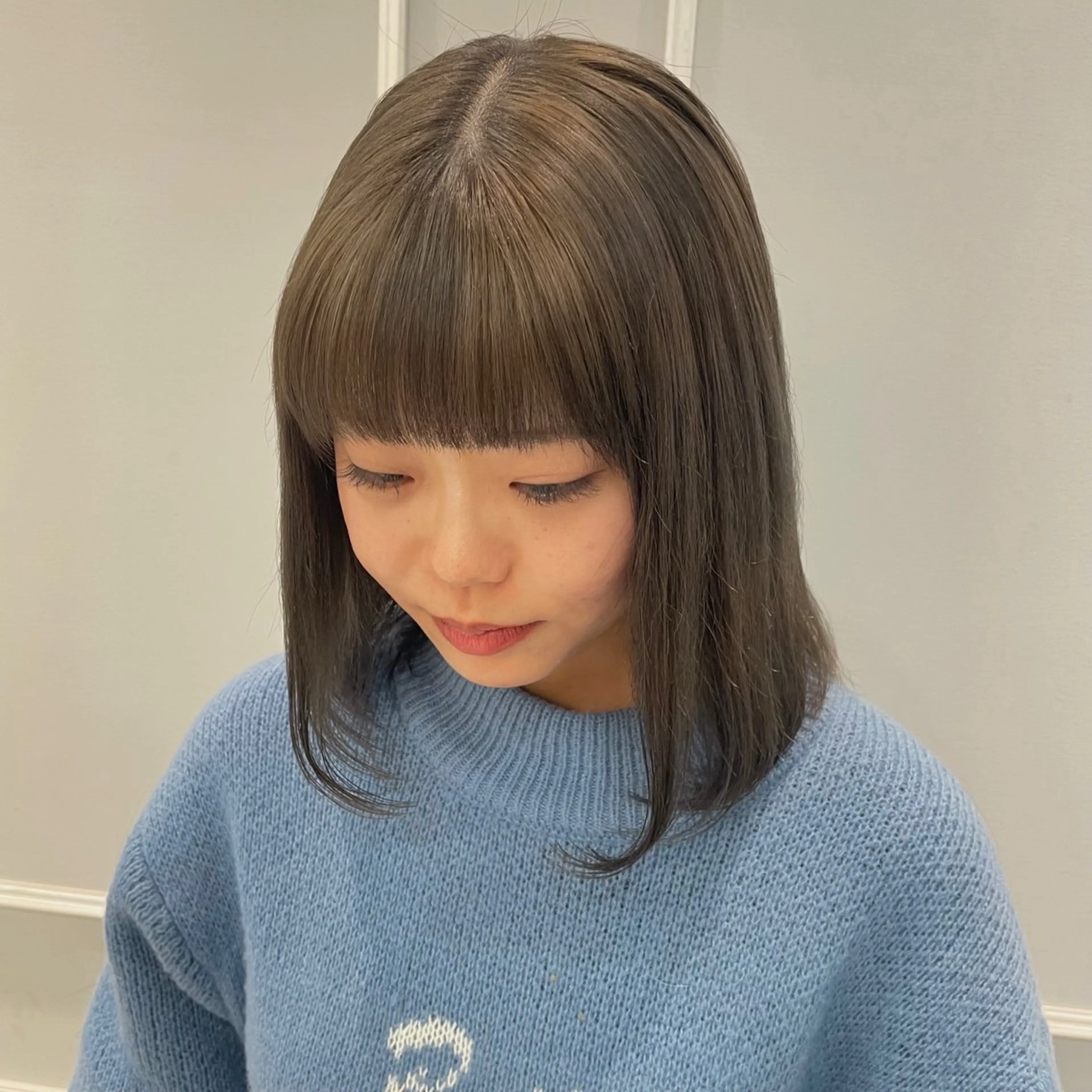 ミディアム 🩶赤み消しカラー 🐈‍⬛荻野美思🐾のヘアスタイル