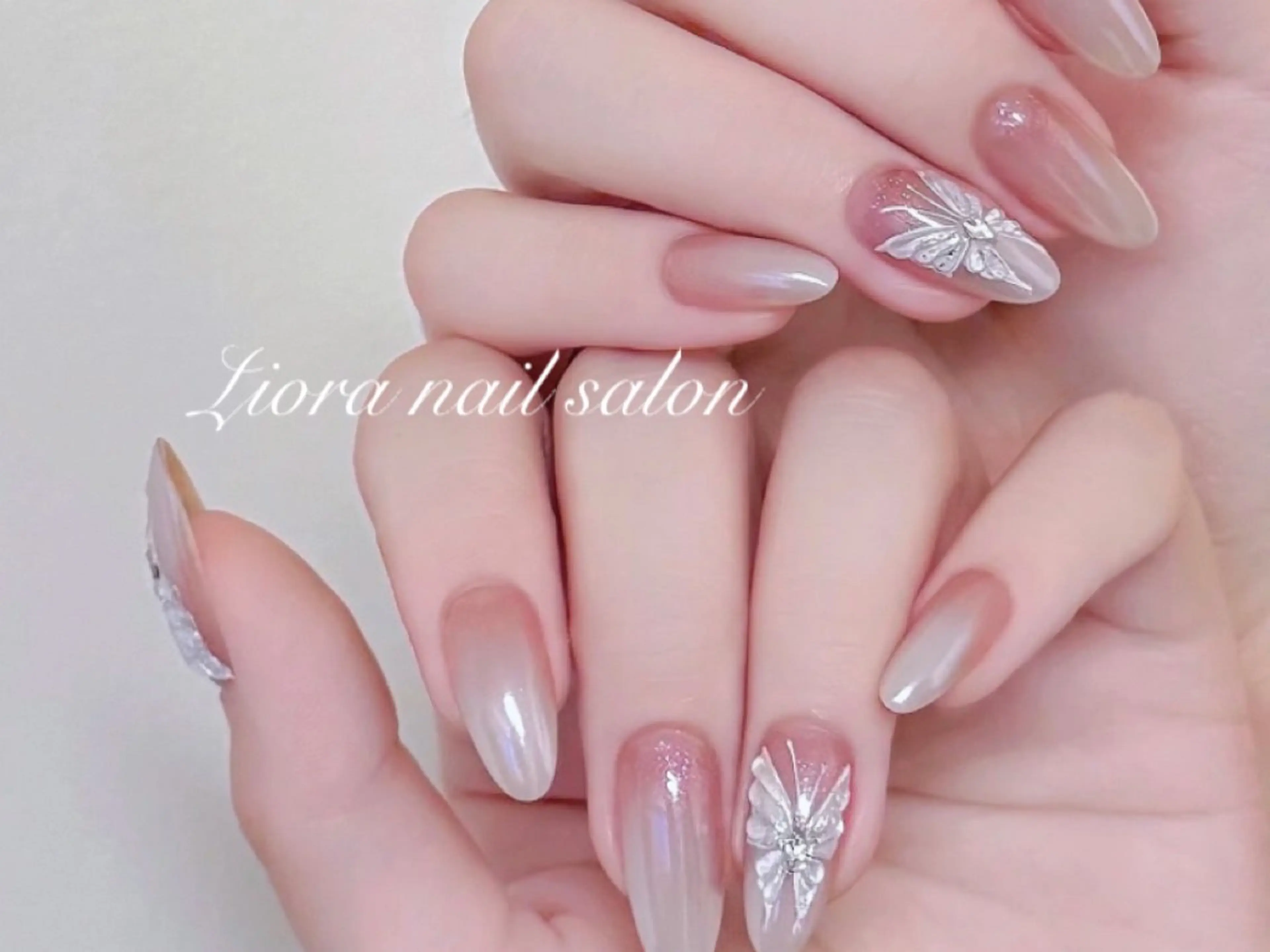 ネイル フレンチネイル ジェルネイル ガーリー グラデーション キラキラネイル ハンドネイル Liora ネイルサロン所属・Liora nail salonのネイルデザイン