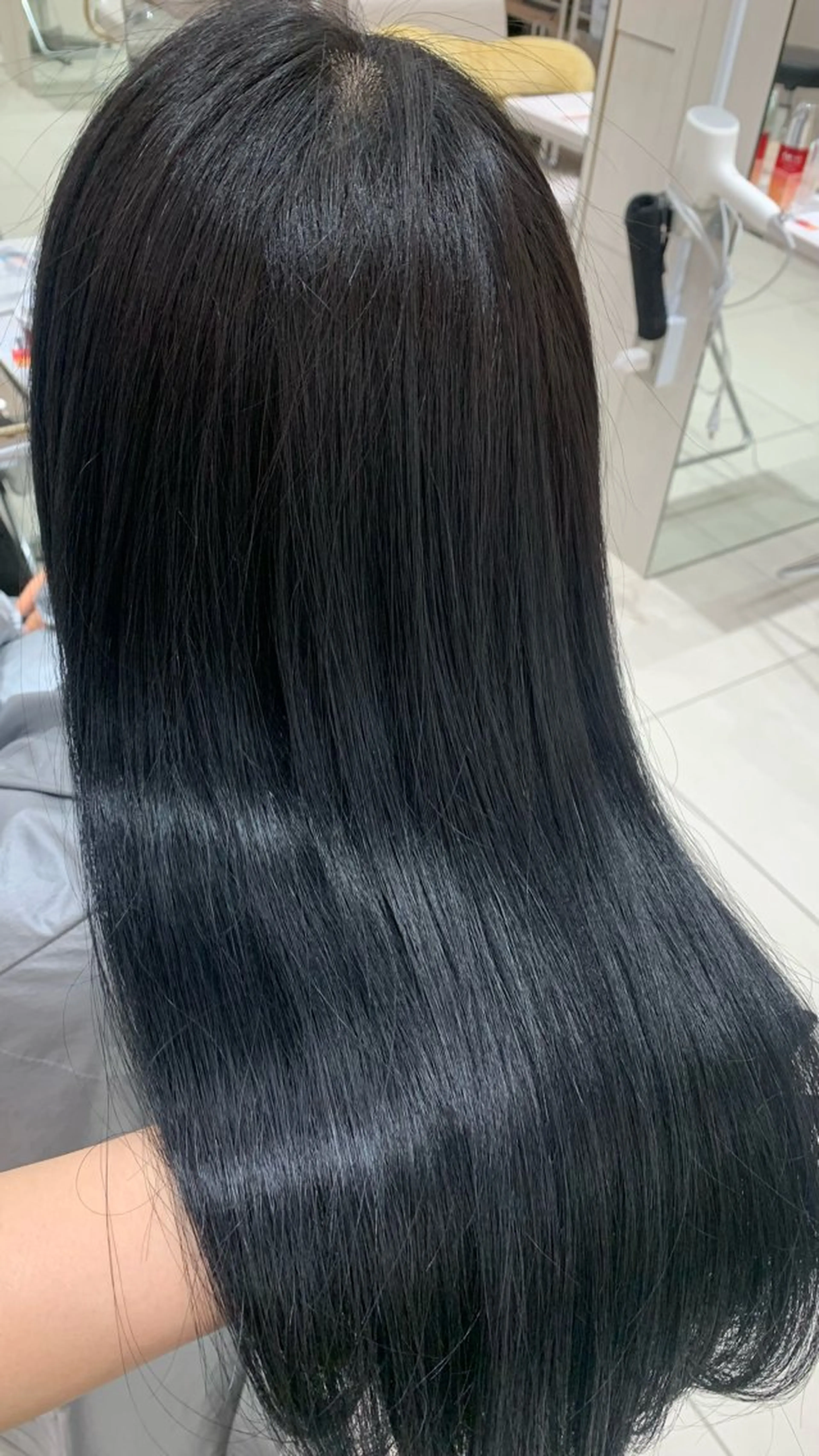 ミディアム カラー ヘアカラー トリートメント 小塩 萌々香のヘアスタイル