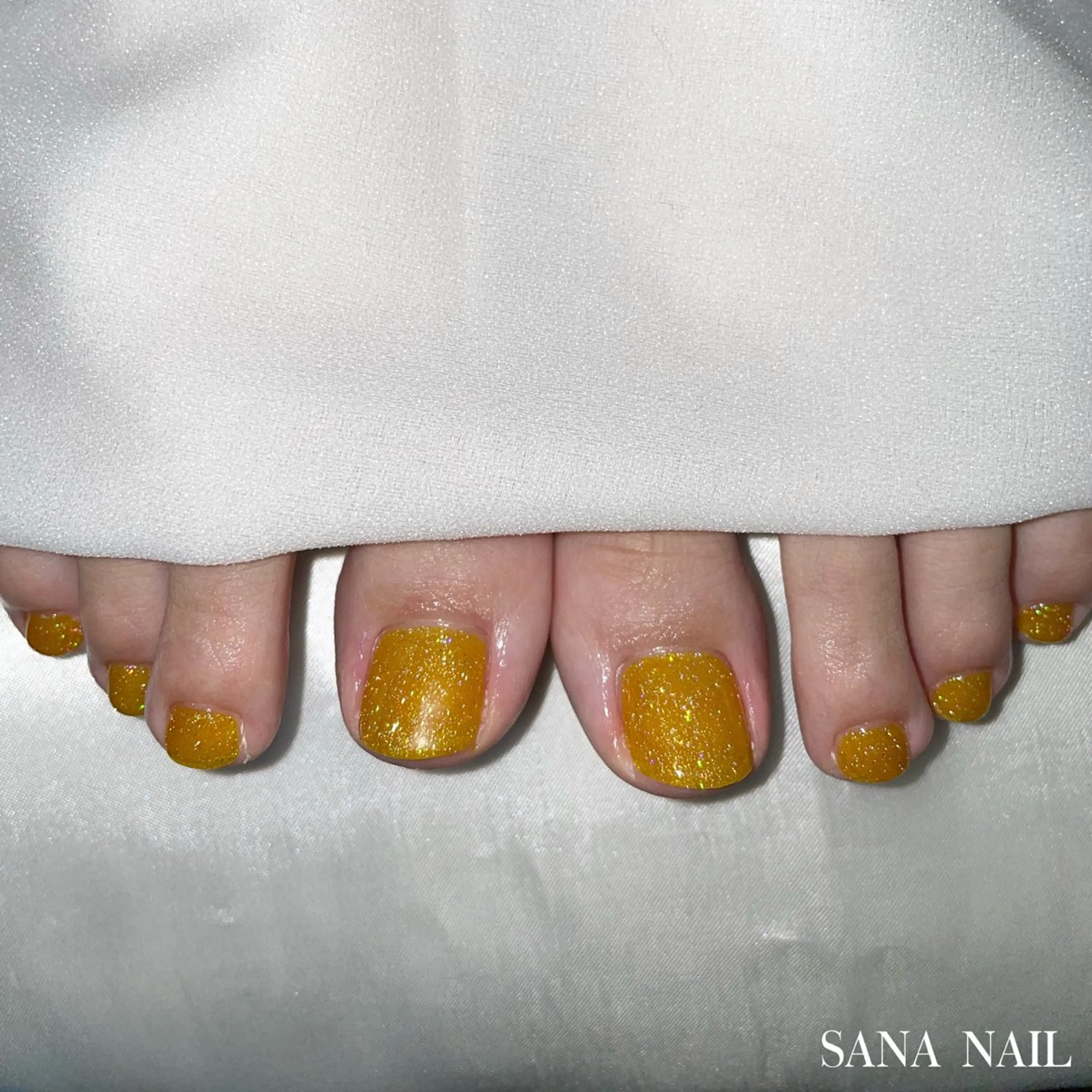 ネイル フラッシュネイル ラメ(グリッター) フットネイル nailsalon SANANAILのネイルデザイン