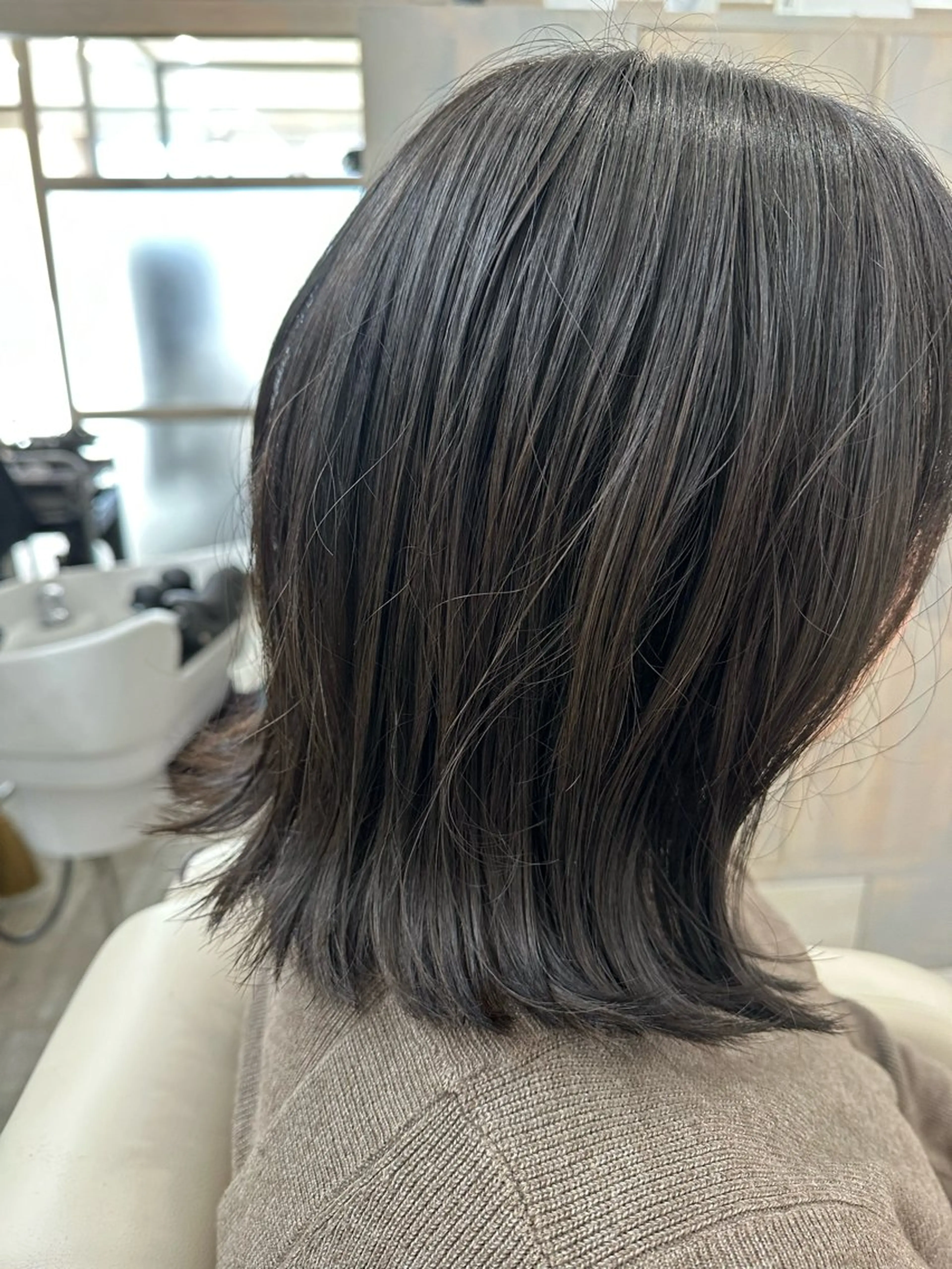 ミディアム カット ヘアカラー トリートメント 佐藤 はるとのヘアスタイル