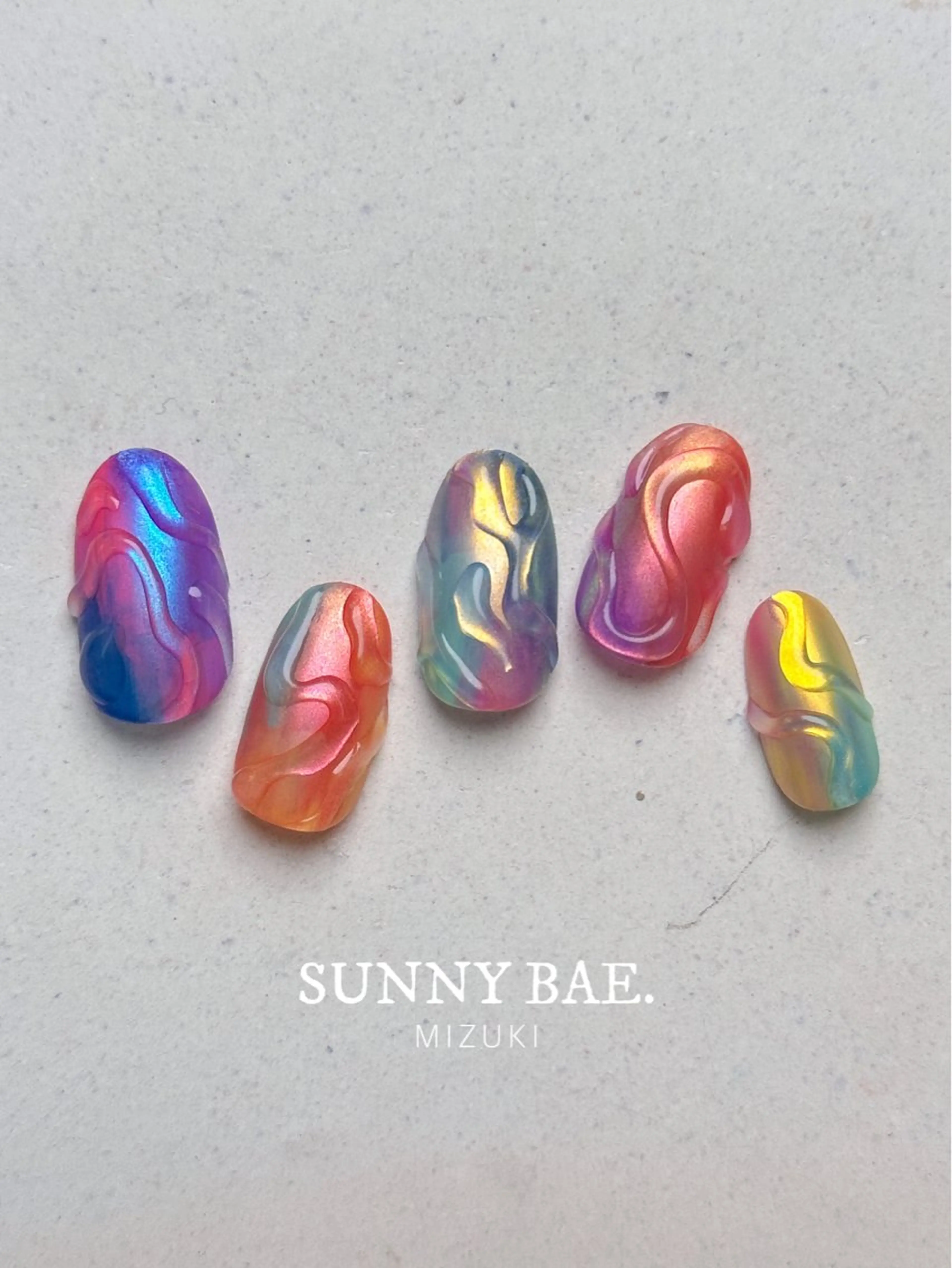 ネイル オーロラネイル ハロウィン ミラーネイル パステルネイル ぷっくりネイル ハンドネイル SUNNY BAE. 🌼MIZUKIのネイルデザイン