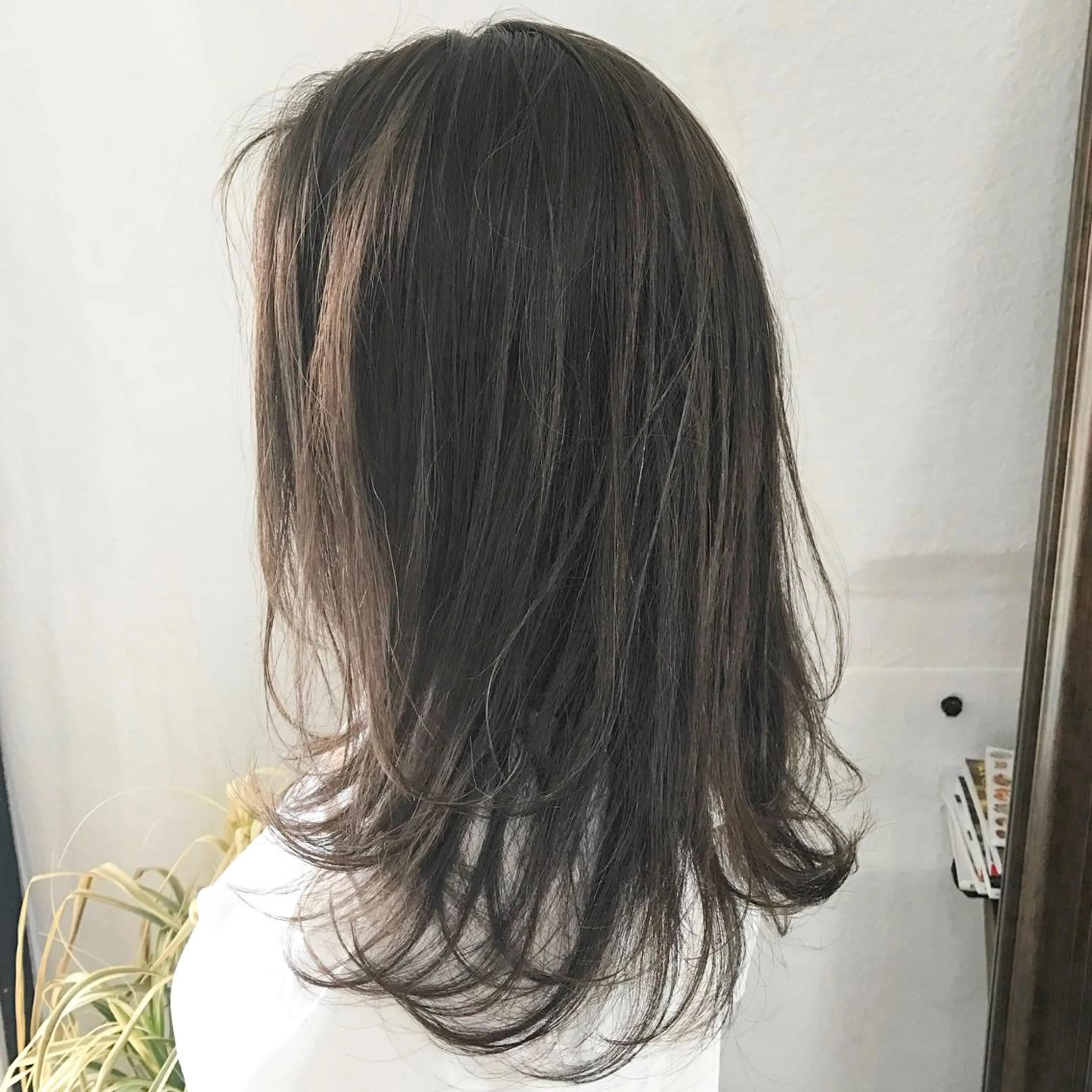 カラー 透明感カラー グレージュ ハイライトカラー カーキグレージュ サロウィン所属・K-POP好き美容師 🇰🇷Kai.Yのヘアスタイル