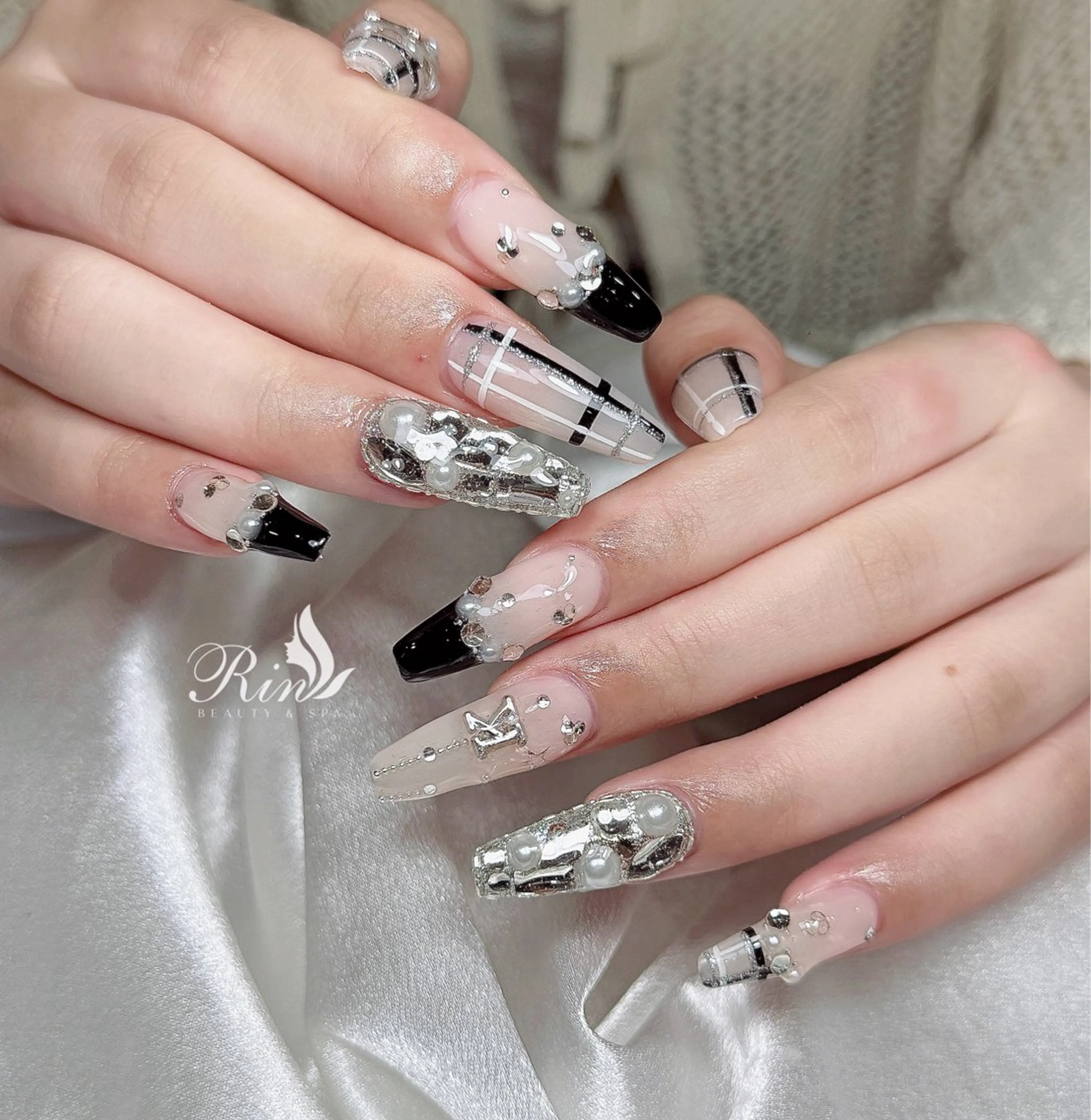 ネイル アートネイル 長さ出し ガーリー 韓国ネイル 持ち込み ハンドネイル Rin Nail所属・Emi Nailのネイルデザイン