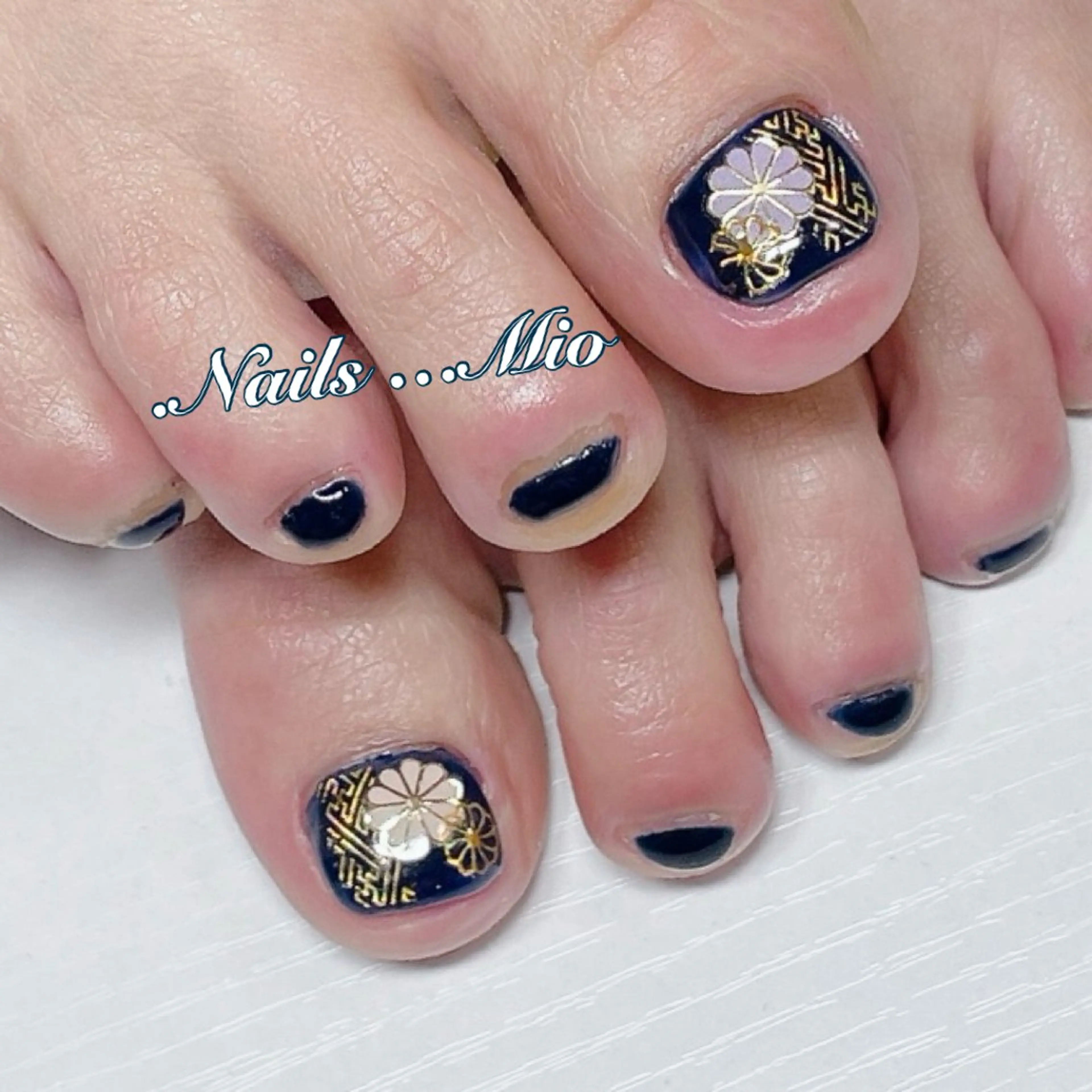 ネイル フットネイル ジェルネイル ワンカラーネイル フットネイル .Nails Mio 赤羽西ネイルサロンのネイルデザイン