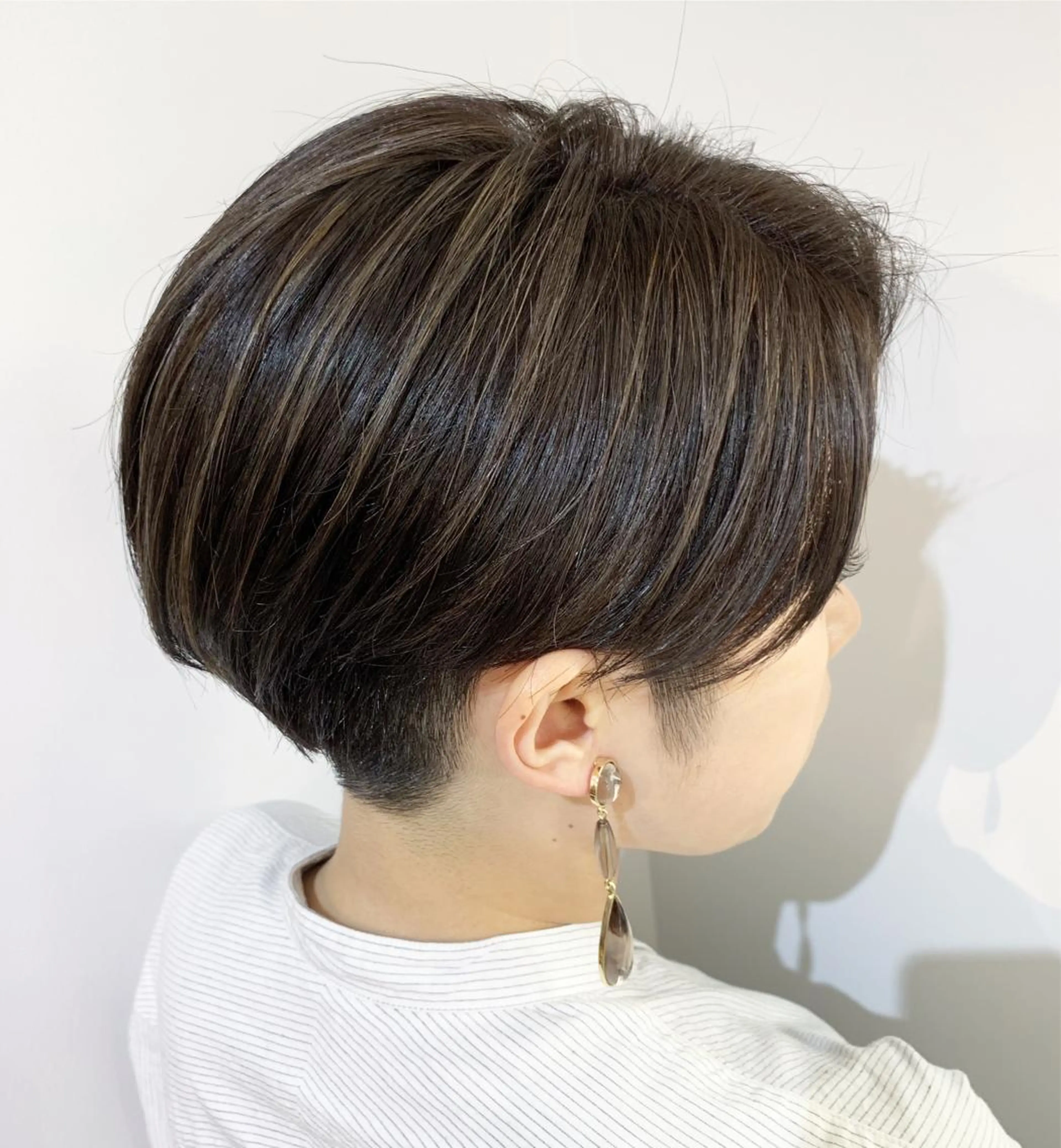 ショート カラー ハイライトカラー ハイライト ショートヘア カット ヘアカラー トリートメント ヘッドスパ TOPstylist ✂️フセケイタ✂️のヘアスタイル